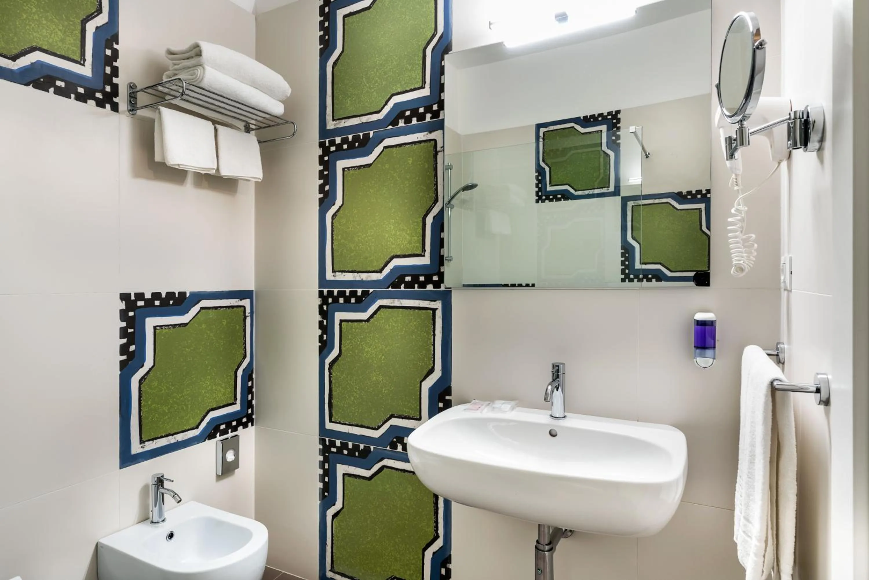 Shower in Saracen Sands Hotel & Congress Centre - Palermo