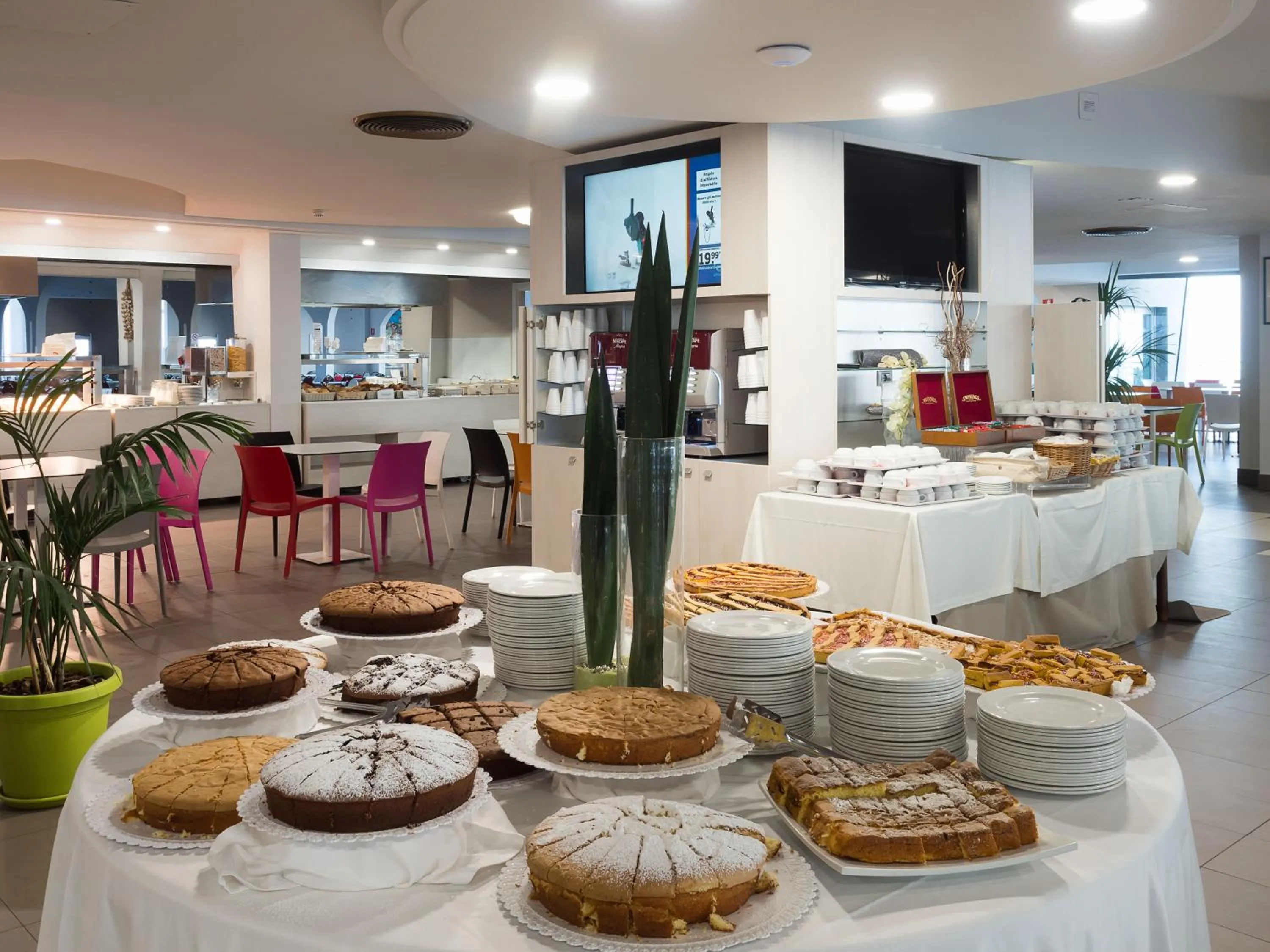 Food and drinks in Saracen Sands Hotel & Congress Centre - Palermo