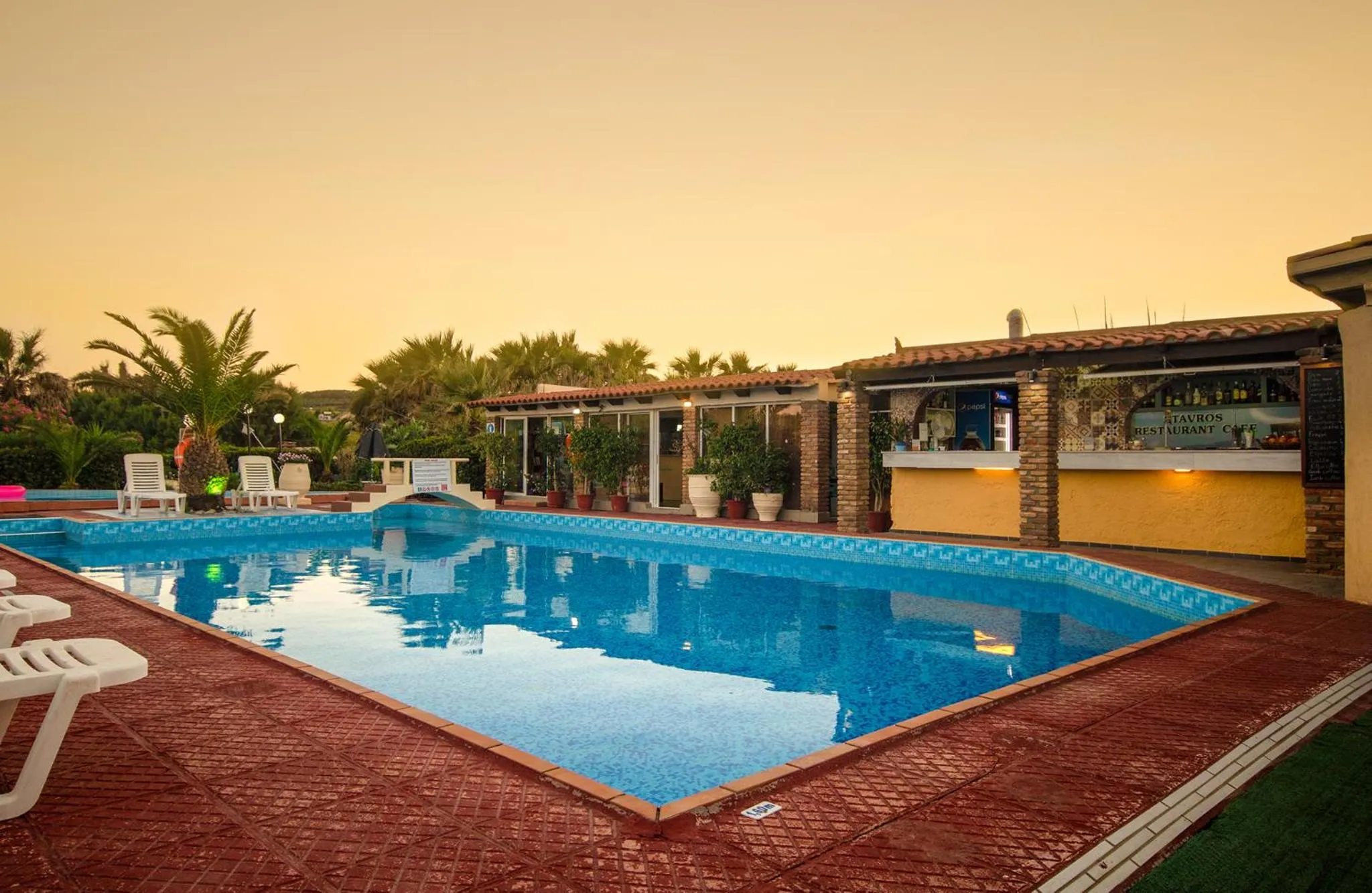 Swimming pool in Stavros Villas&Apartments
