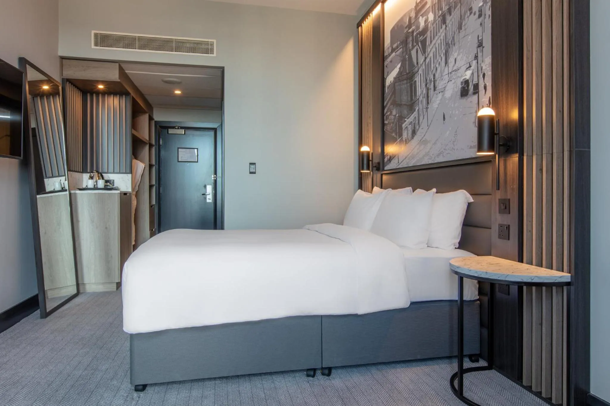 Photo of the whole room, Bed in Radisson Blu Hotel Belfast