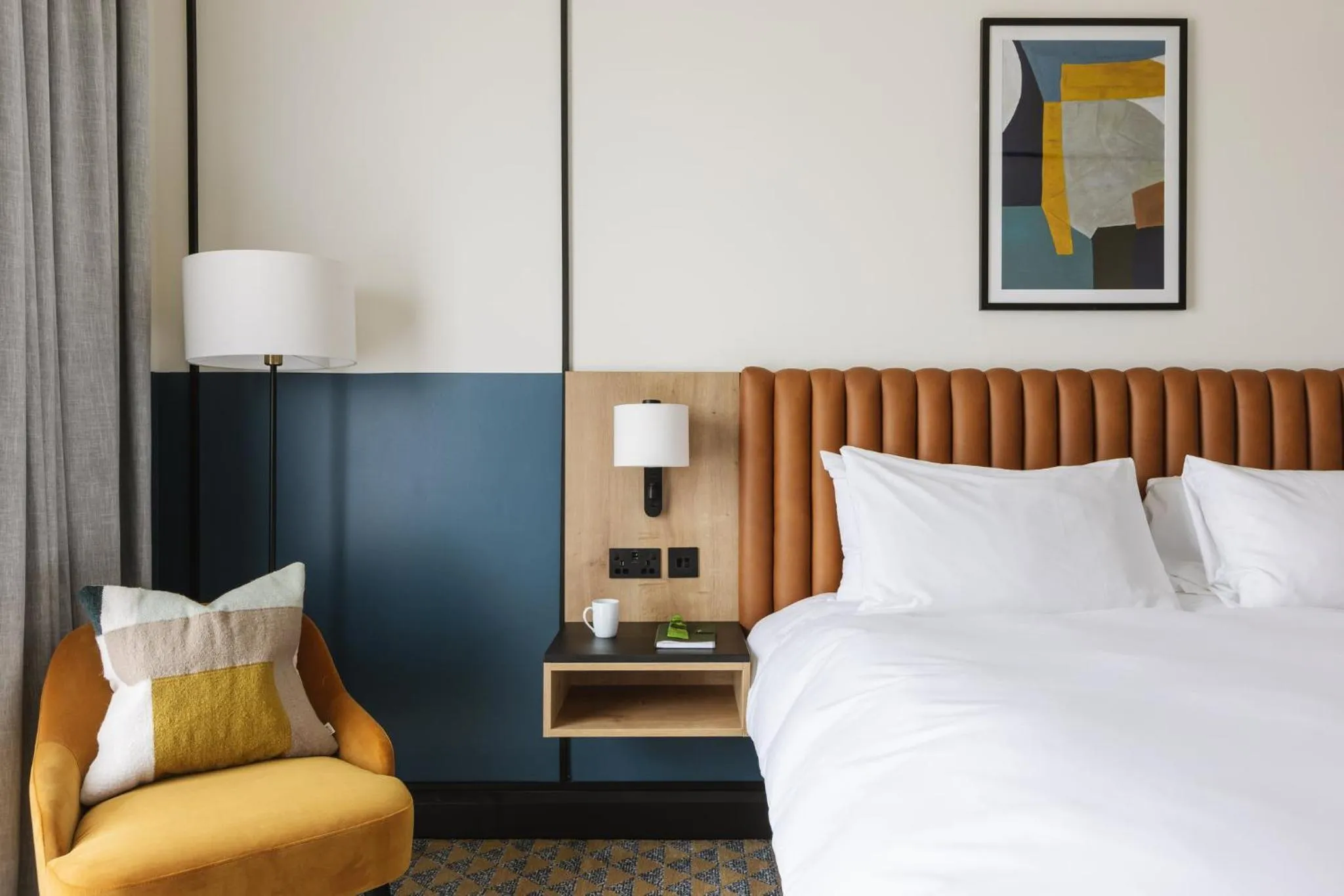 Photo of the whole room, Bed in voco Belfast by IHG