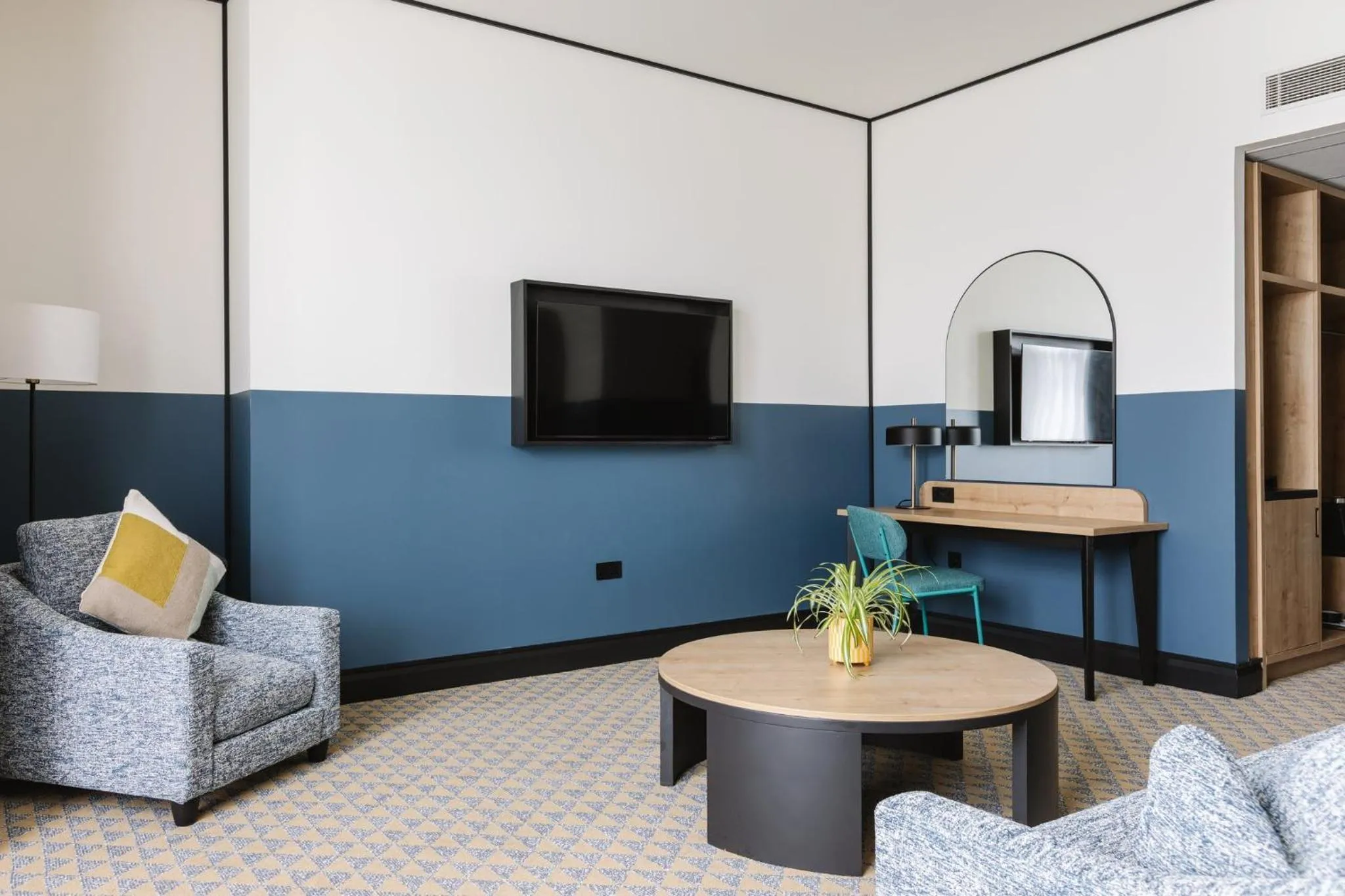 Photo of the whole room in Radisson Blu Hotel Belfast