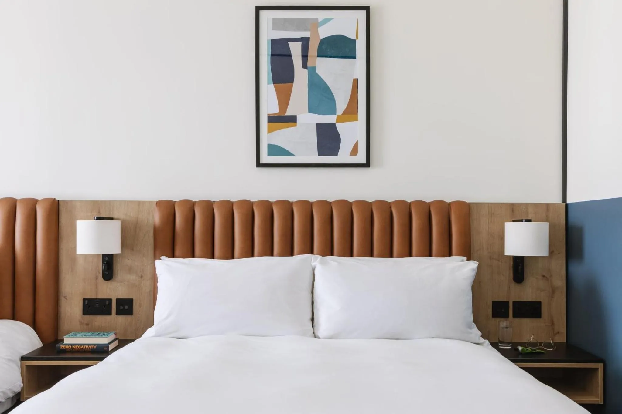 Photo of the whole room, Bed in voco Belfast by IHG