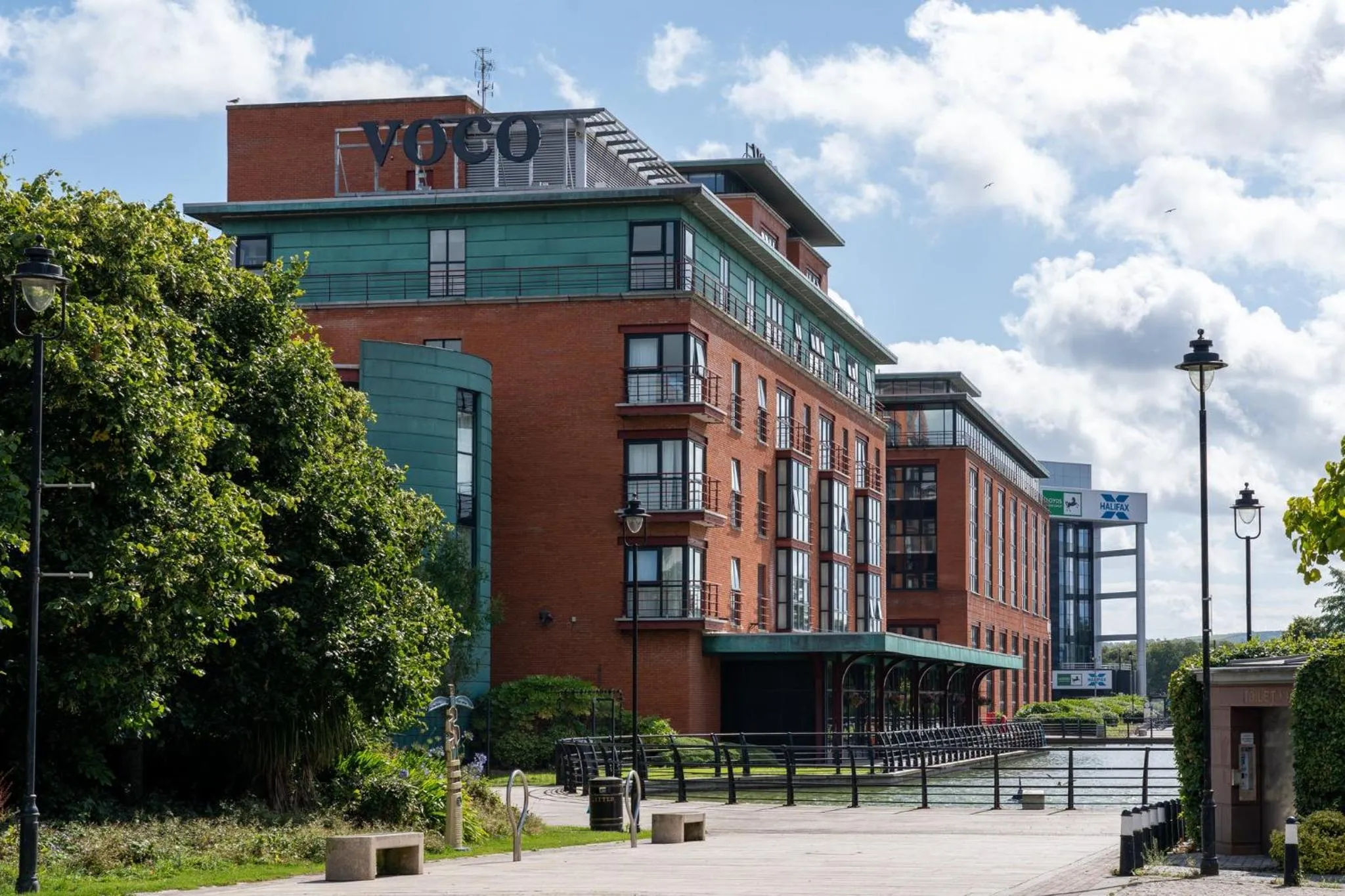 Property building in Radisson Blu Hotel Belfast