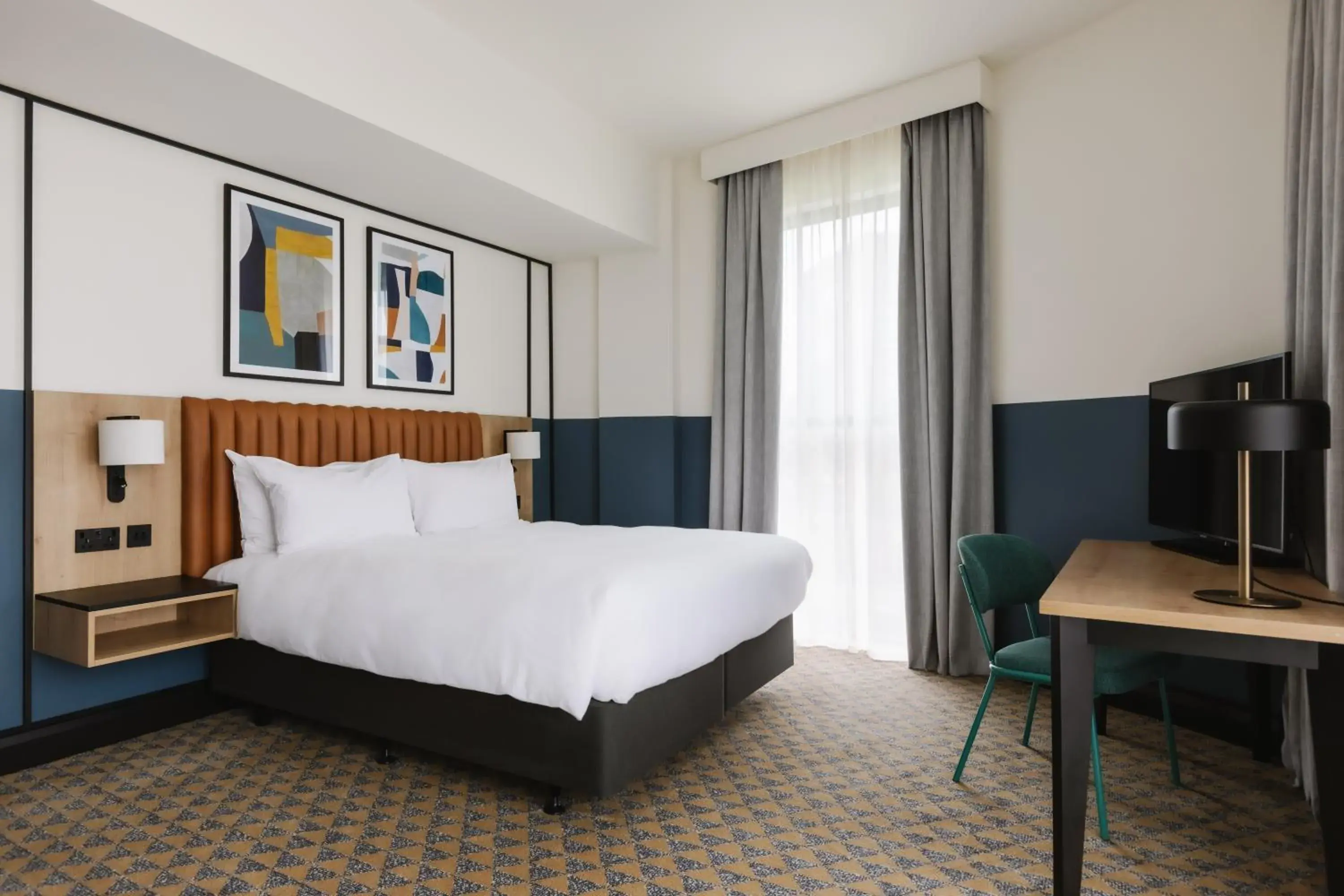 Essential Queen Room in Radisson Blu Hotel Belfast Essential Queen Room in Radisson Blu Hotel Belfast