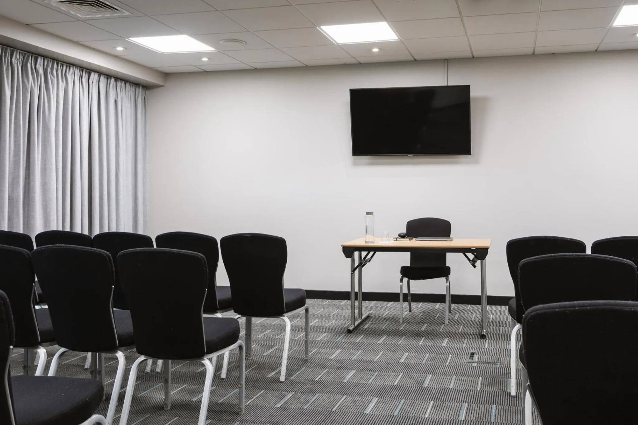 Meeting/conference room in Radisson Blu Hotel Belfast
