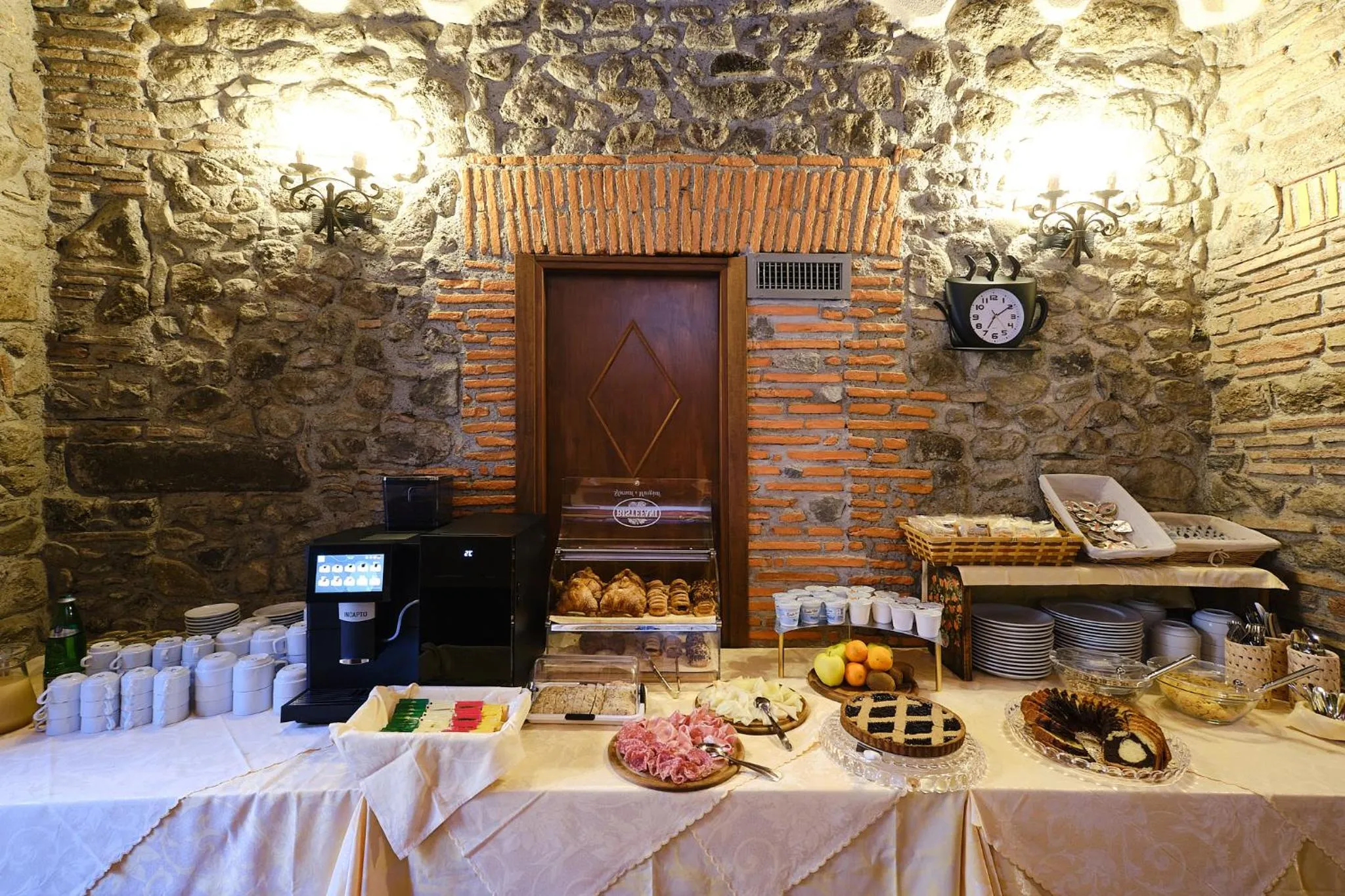 Coffee/tea facilities in Albergo Della Posta