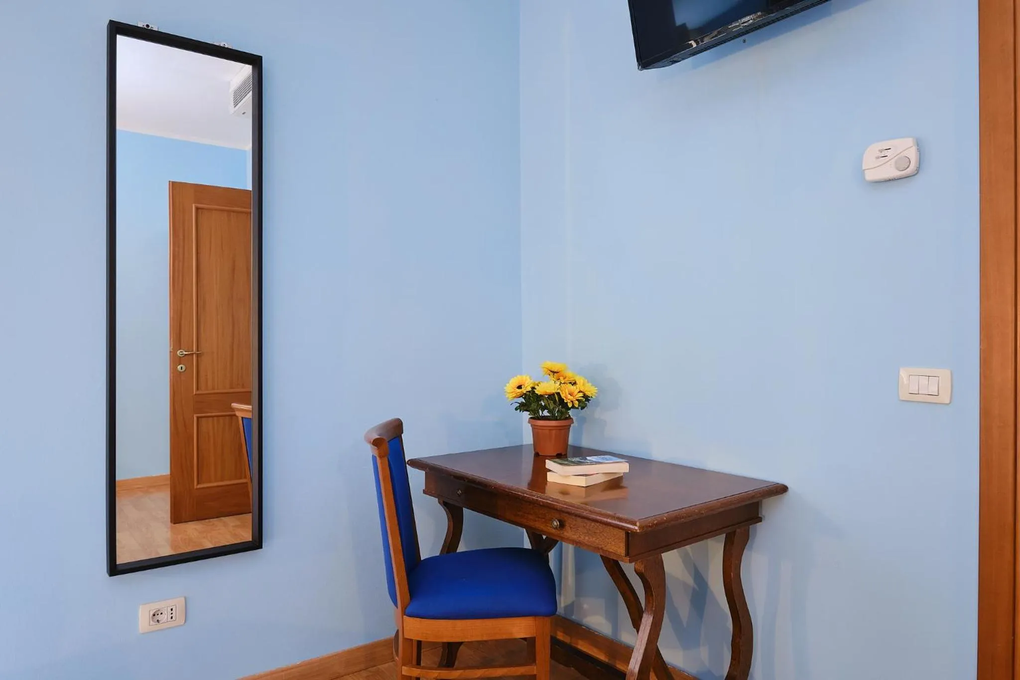 Decorative detail in Albergo Della Posta