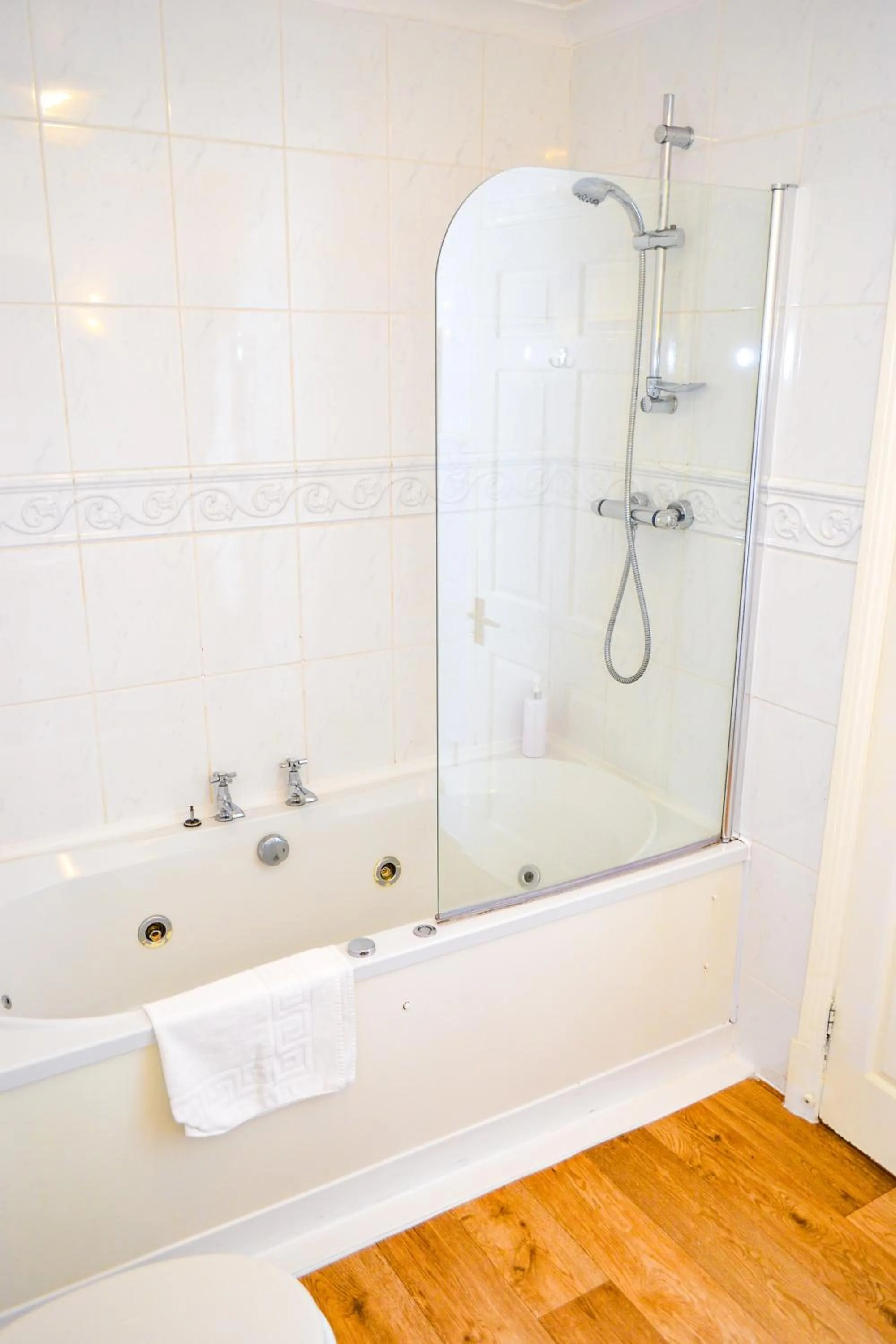 Ty Newydd Country Hotel