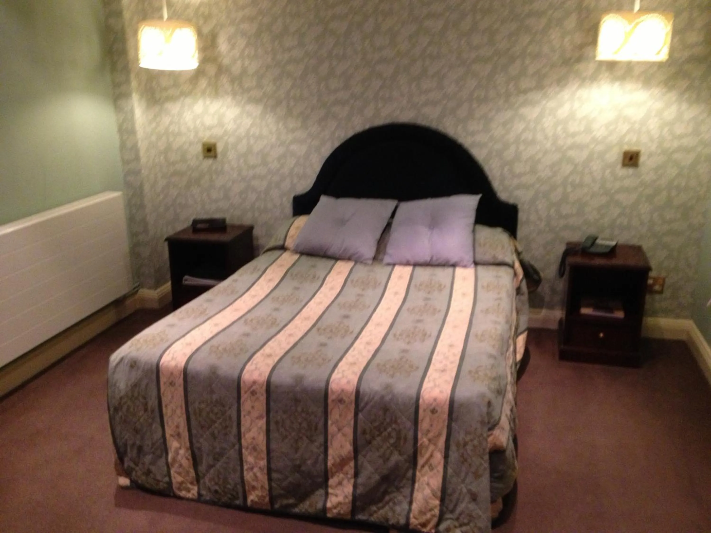 Photo of the whole room, Bed in Ty Newydd Country Hotel