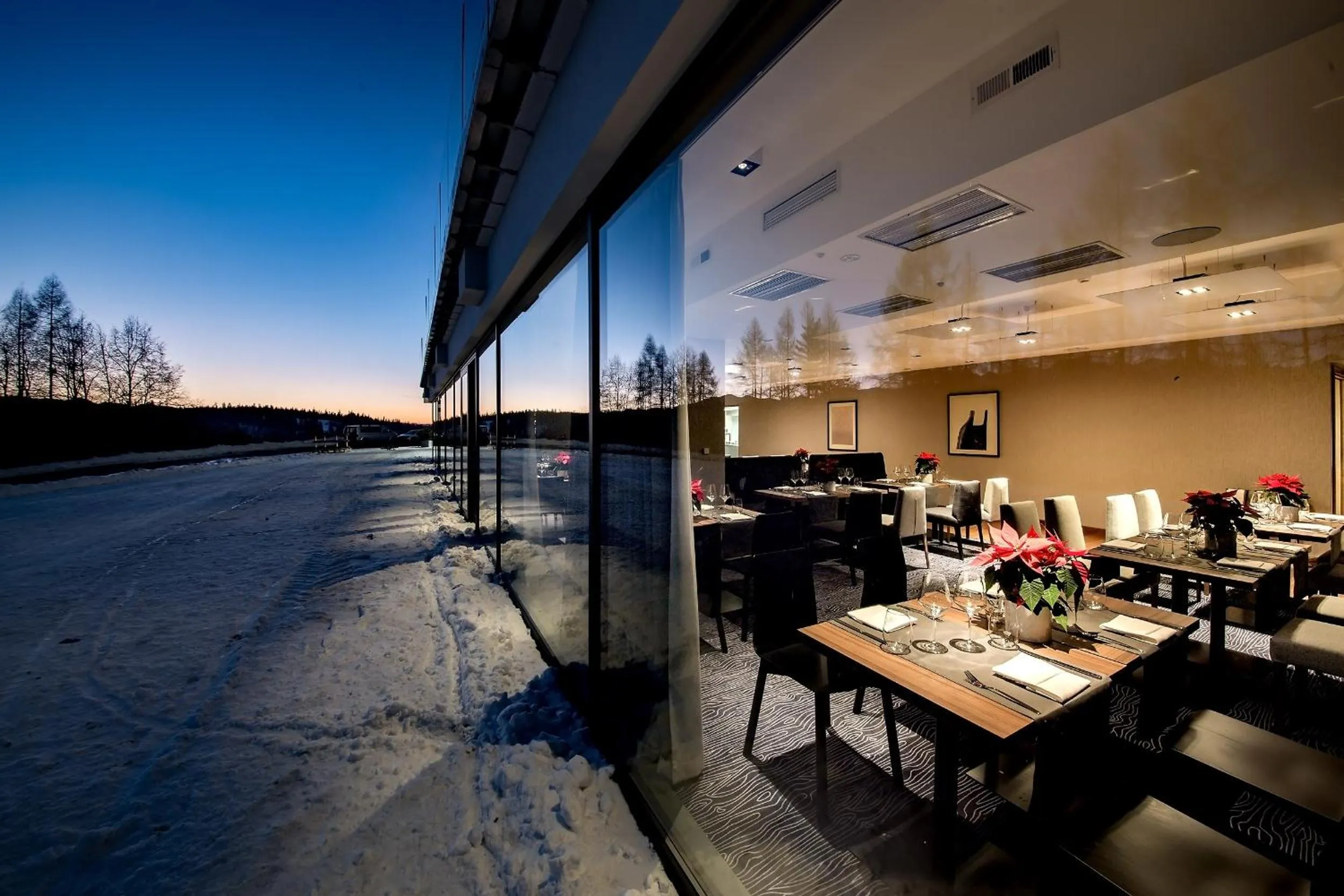 Restaurant/places to eat in Hotel HARNAŚ dla dorosłych z widokiem na Tatry - Adults only