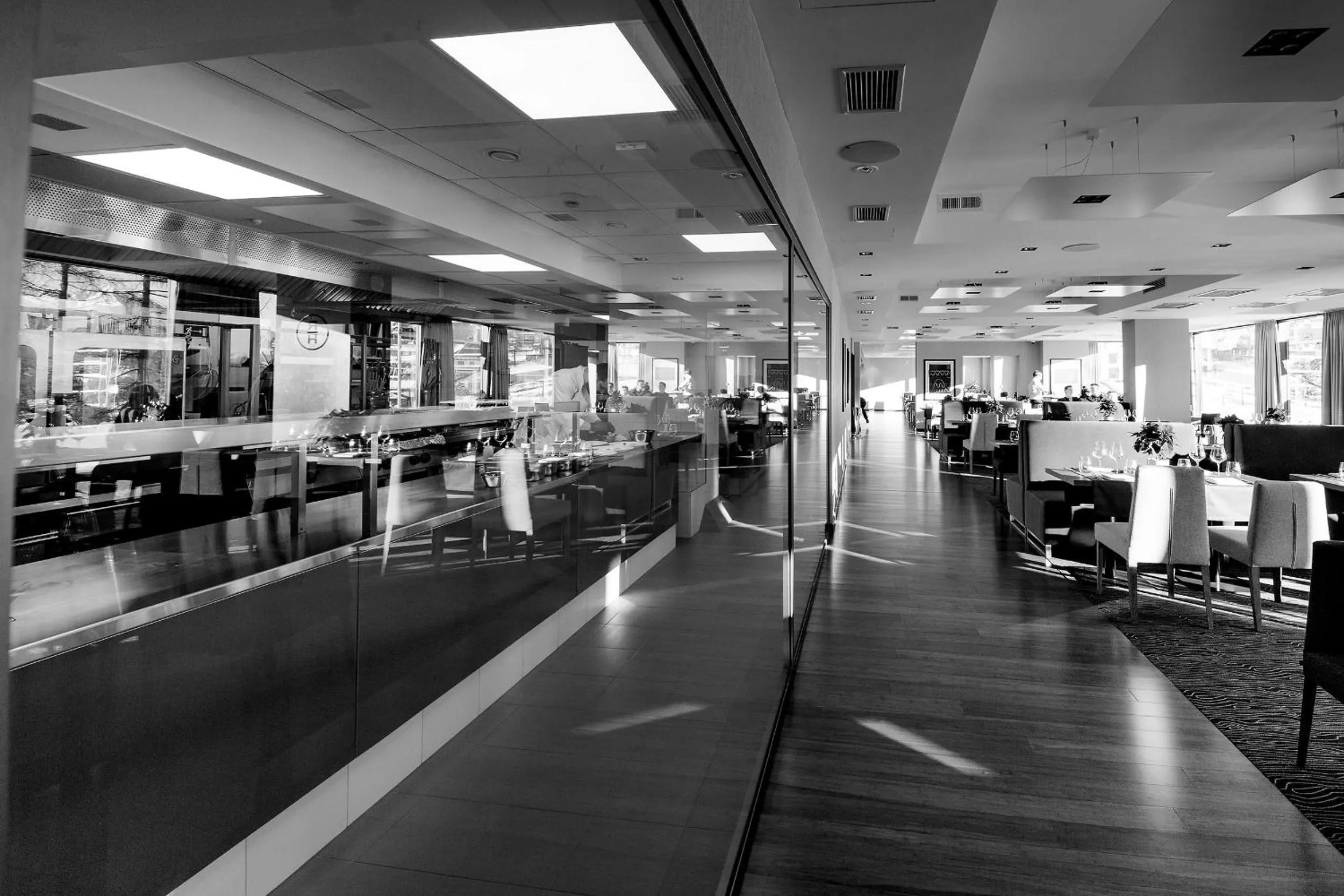 Restaurant/places to eat in Hotel HARNAŚ dla dorosłych z widokiem na Tatry - Adults only