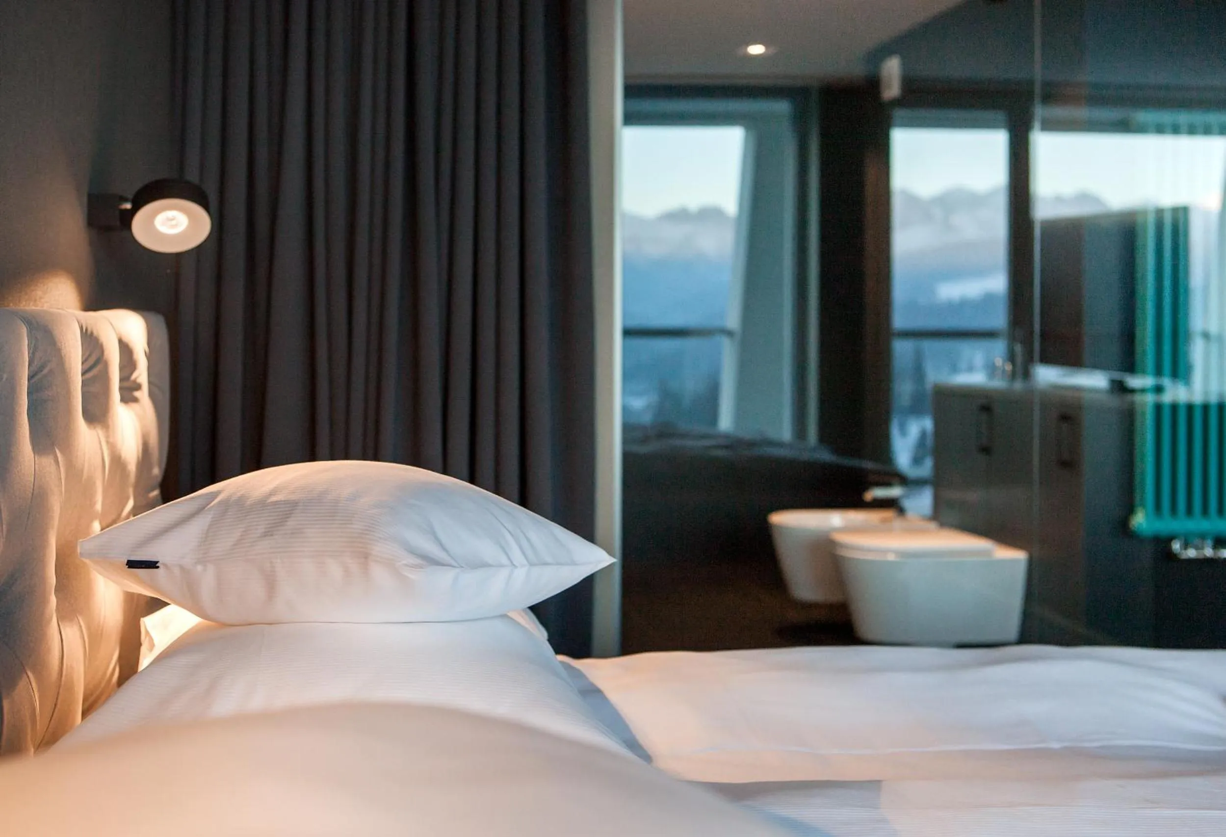 Bedroom, Bed in Hotel HARNAŚ dla dorosłych z widokiem na Tatry - Adults only