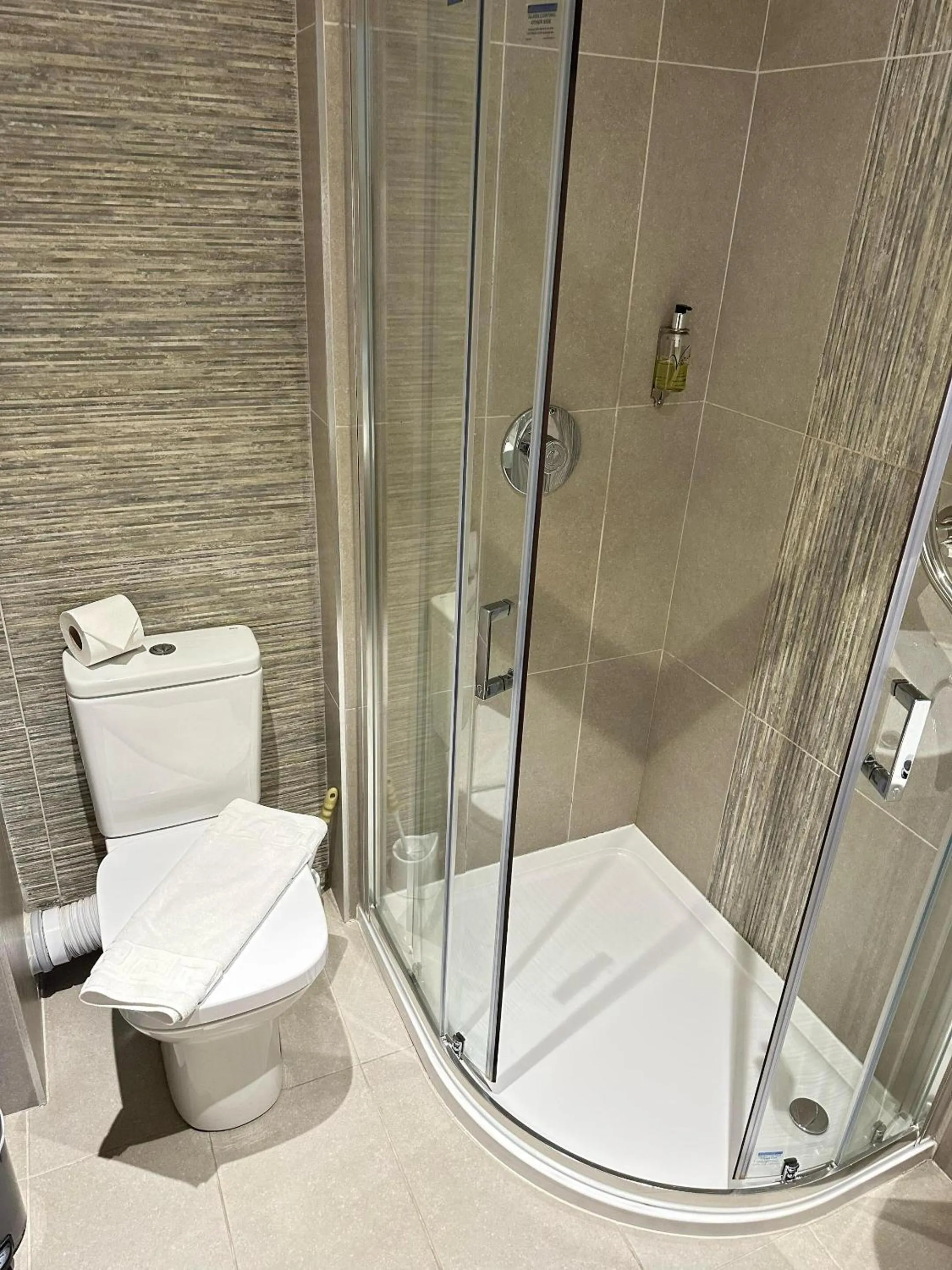 Bathroom in Hill Park Hotel