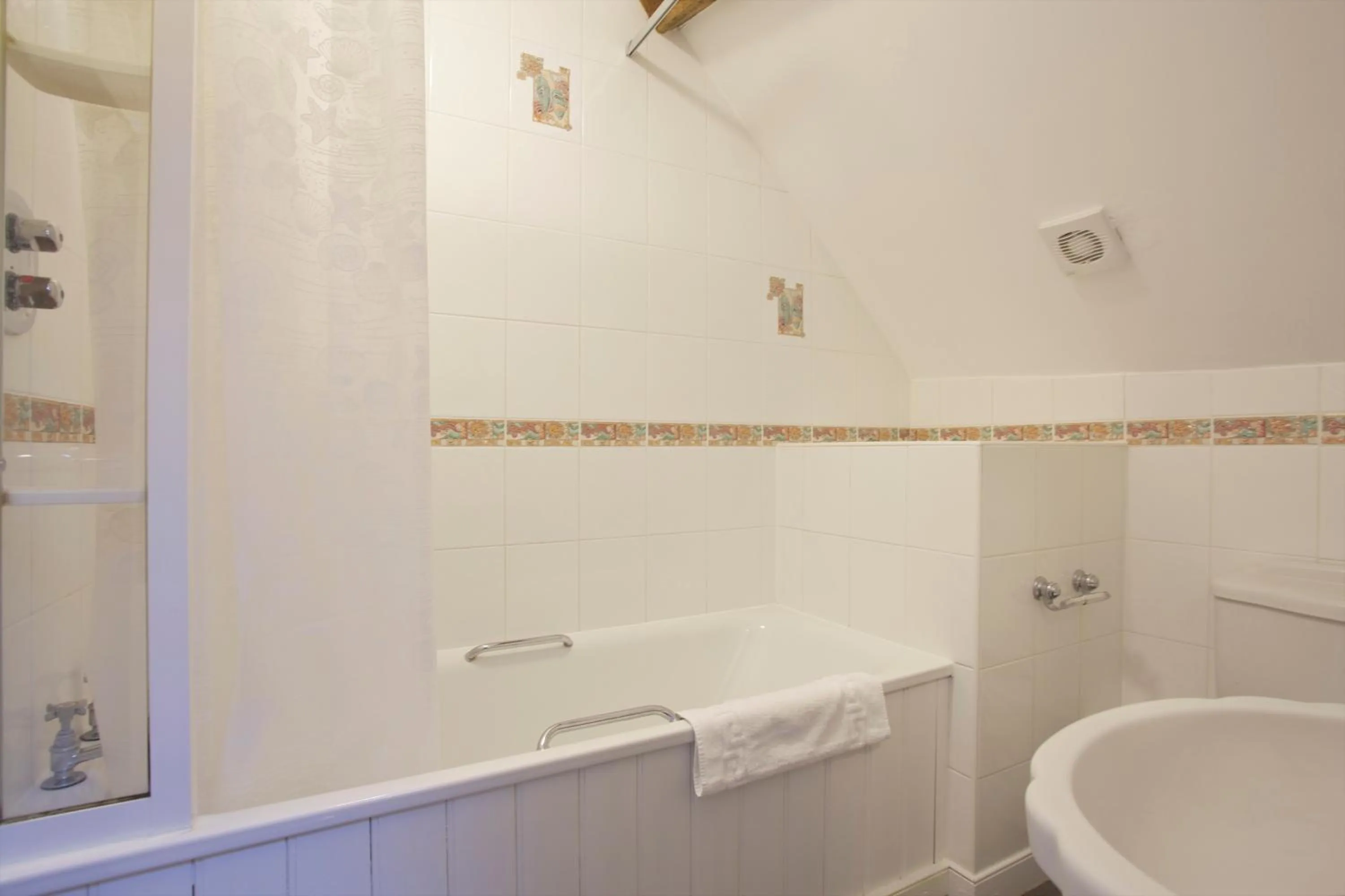 Bathroom in The Kings Arms