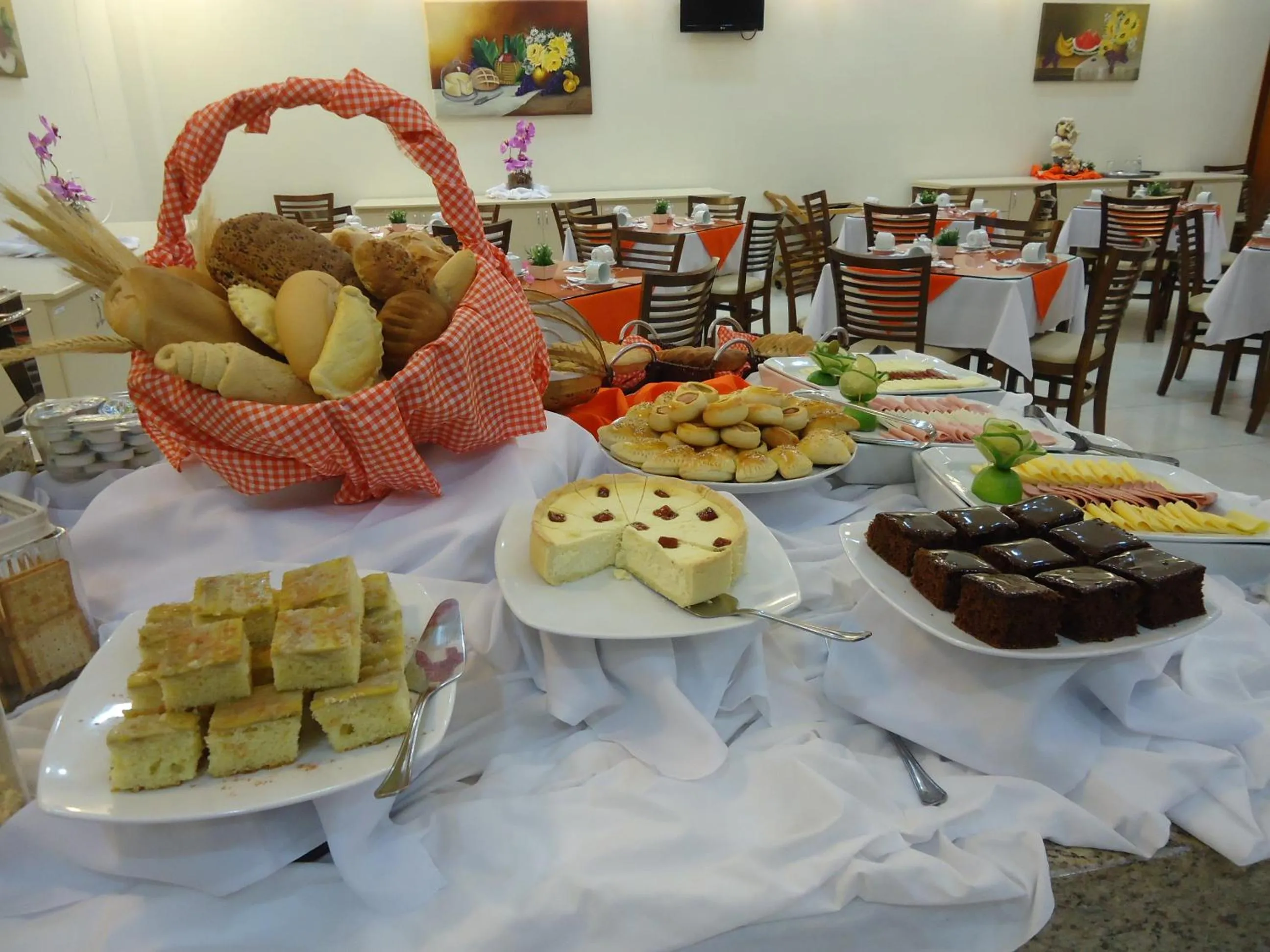 Restaurant/places to eat in Hotel Dom Baroni