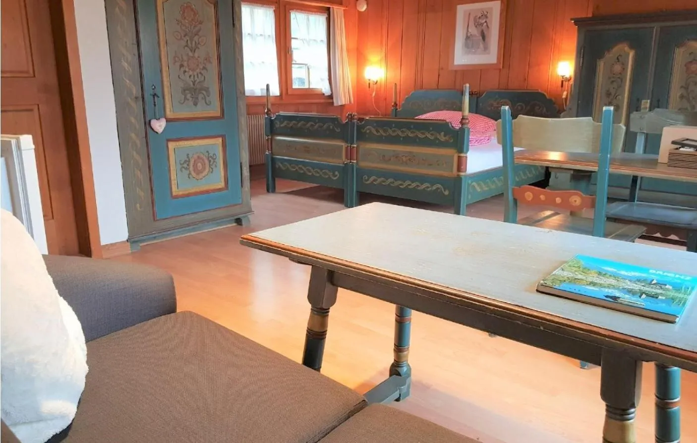 Photo of the whole room in B & B Brienz