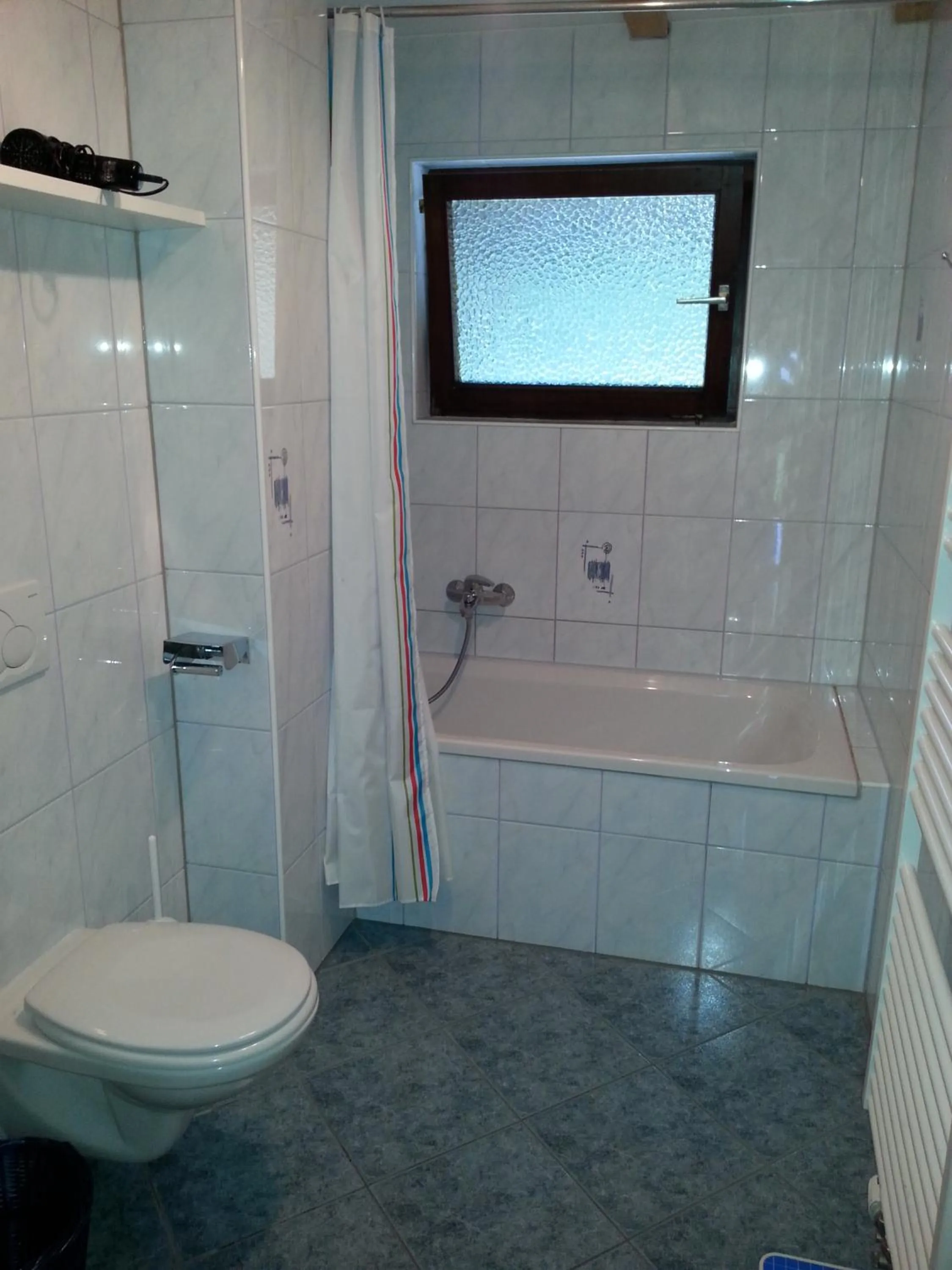 Bathroom in Fichtenblockhütte