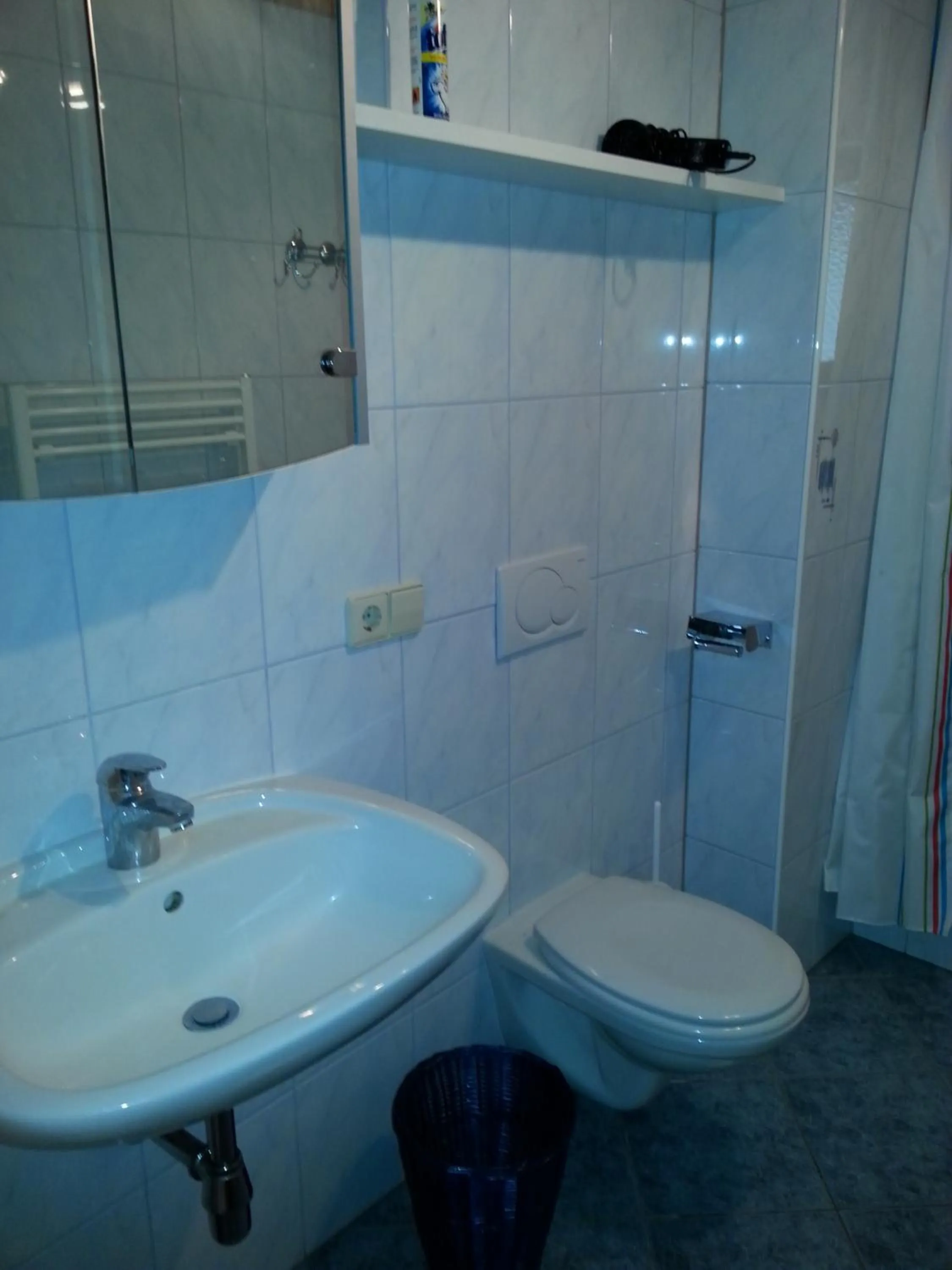 Bathroom in Fichtenblockhütte