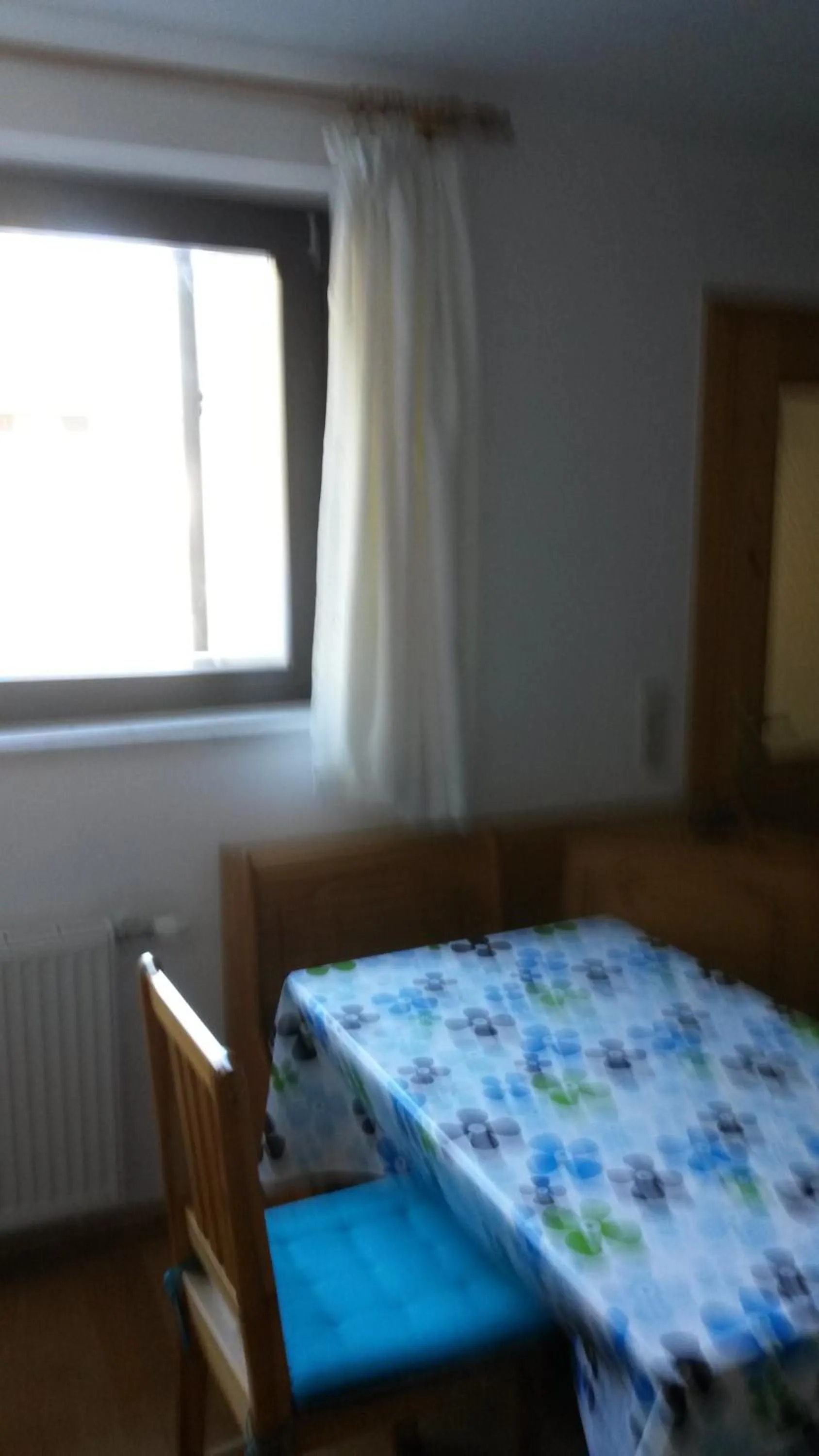 Dining area in Fichtenblockhütte