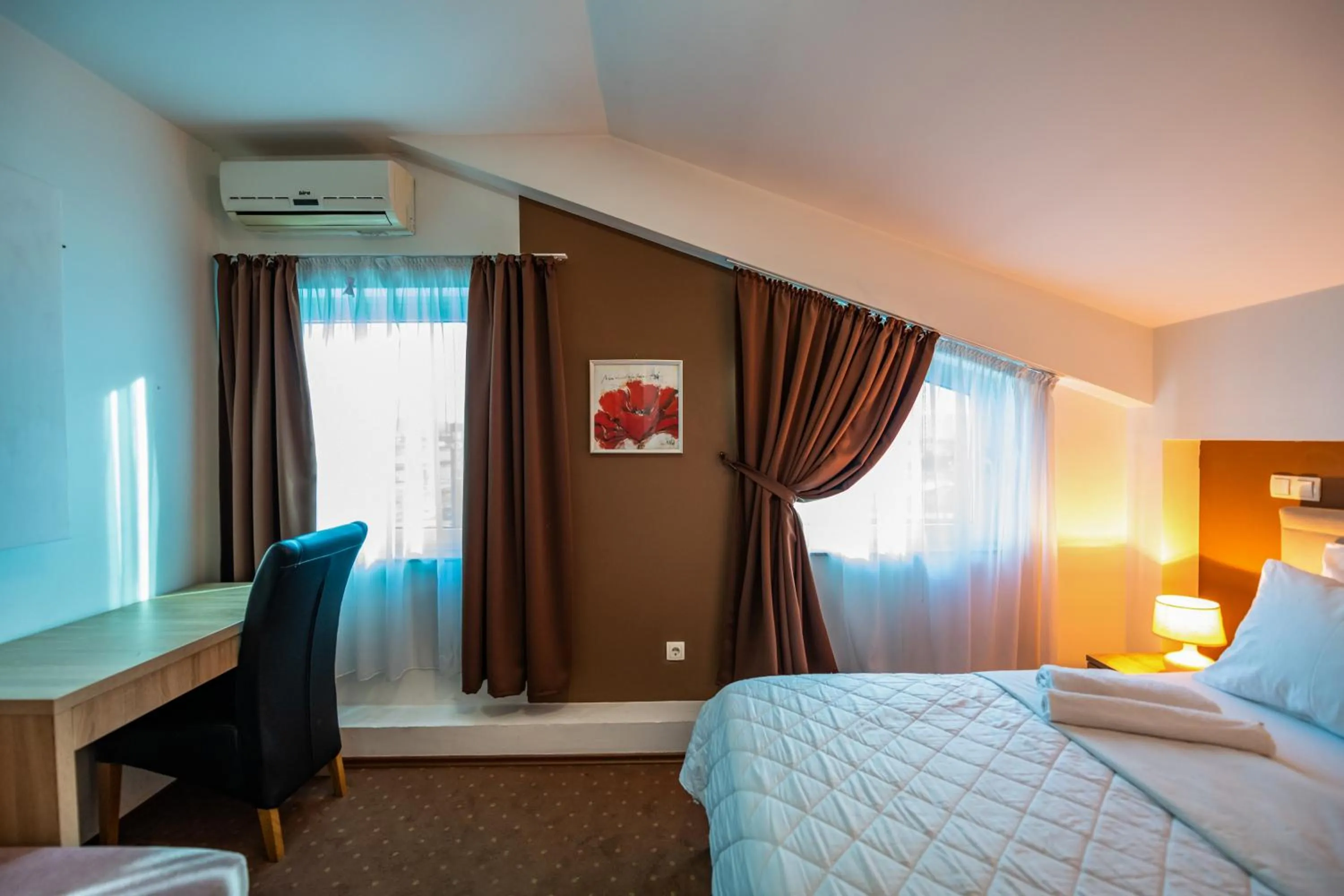 TV and multimedia, Bed in Hotel Oasis