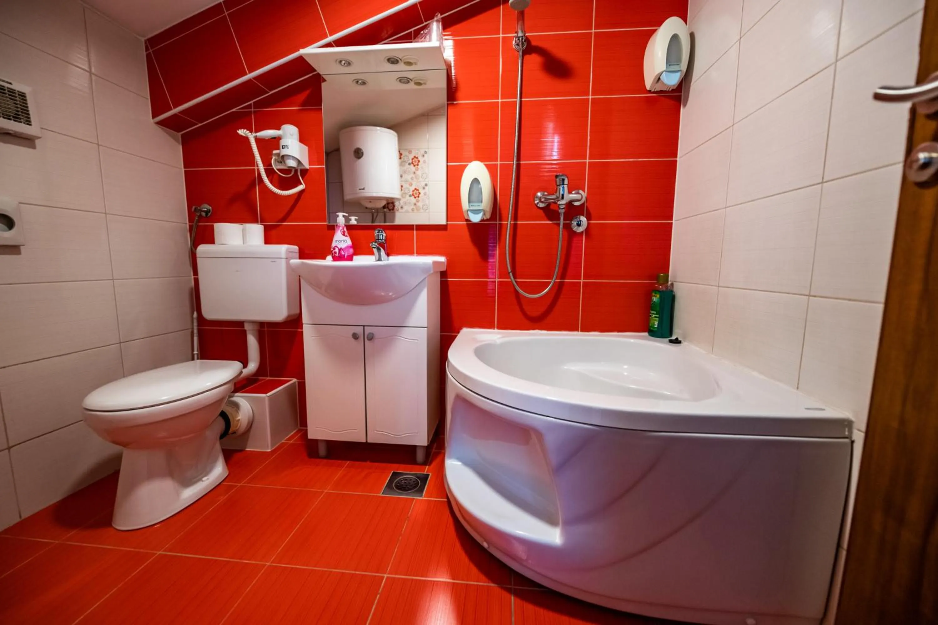 Toilet in Hotel Oasis