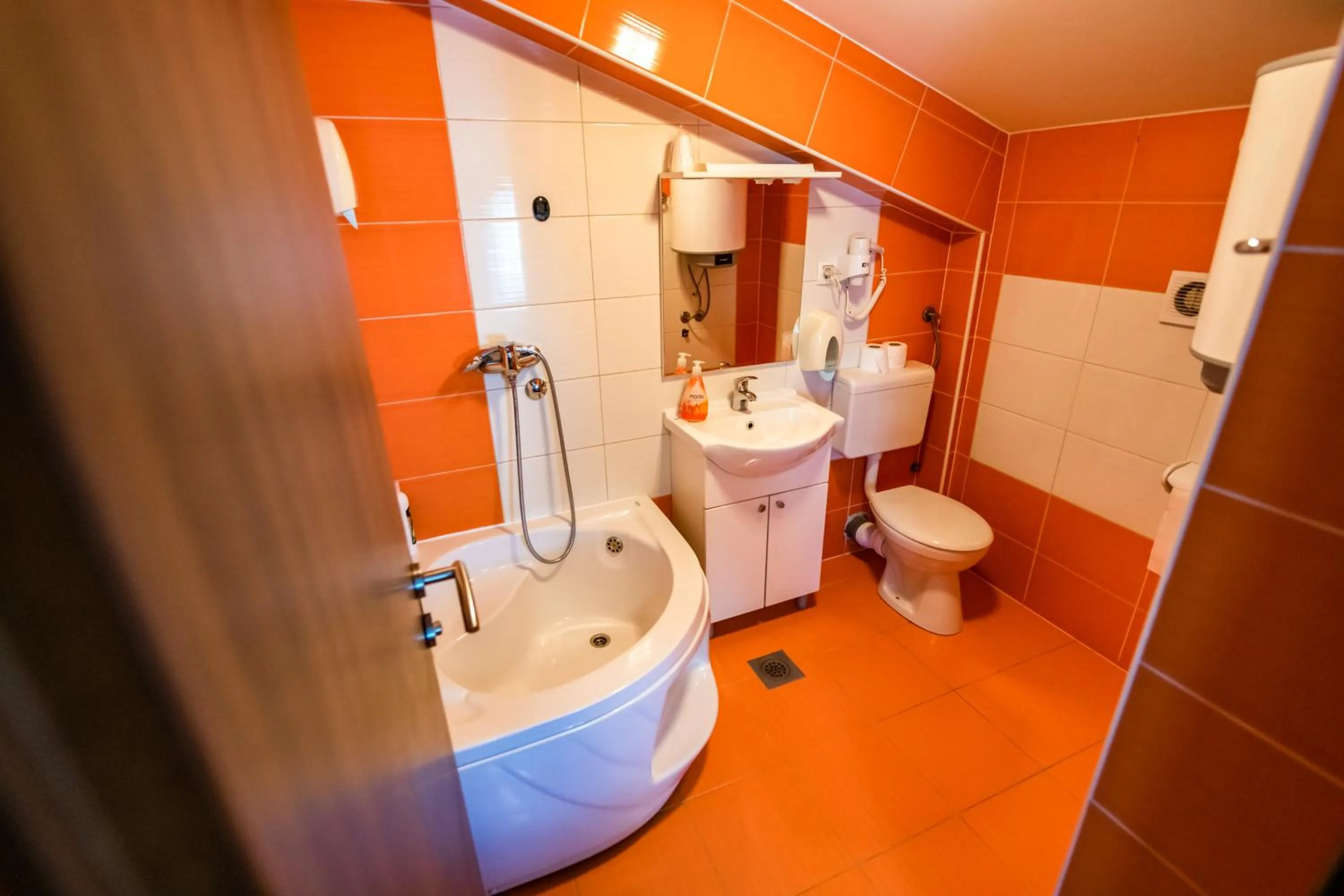 Toilet in Hotel Oasis