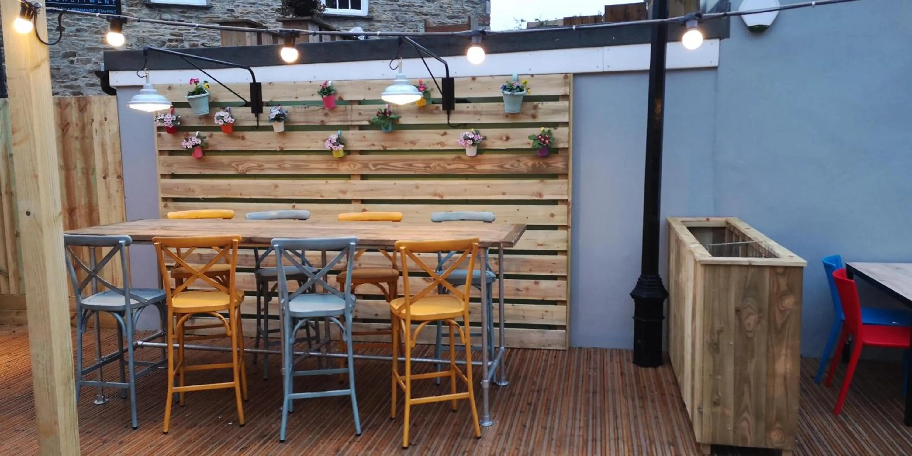 Property building in Barley Sheaf, Old Bridge Street EN SUITE ROOMS, ROOM ONLY