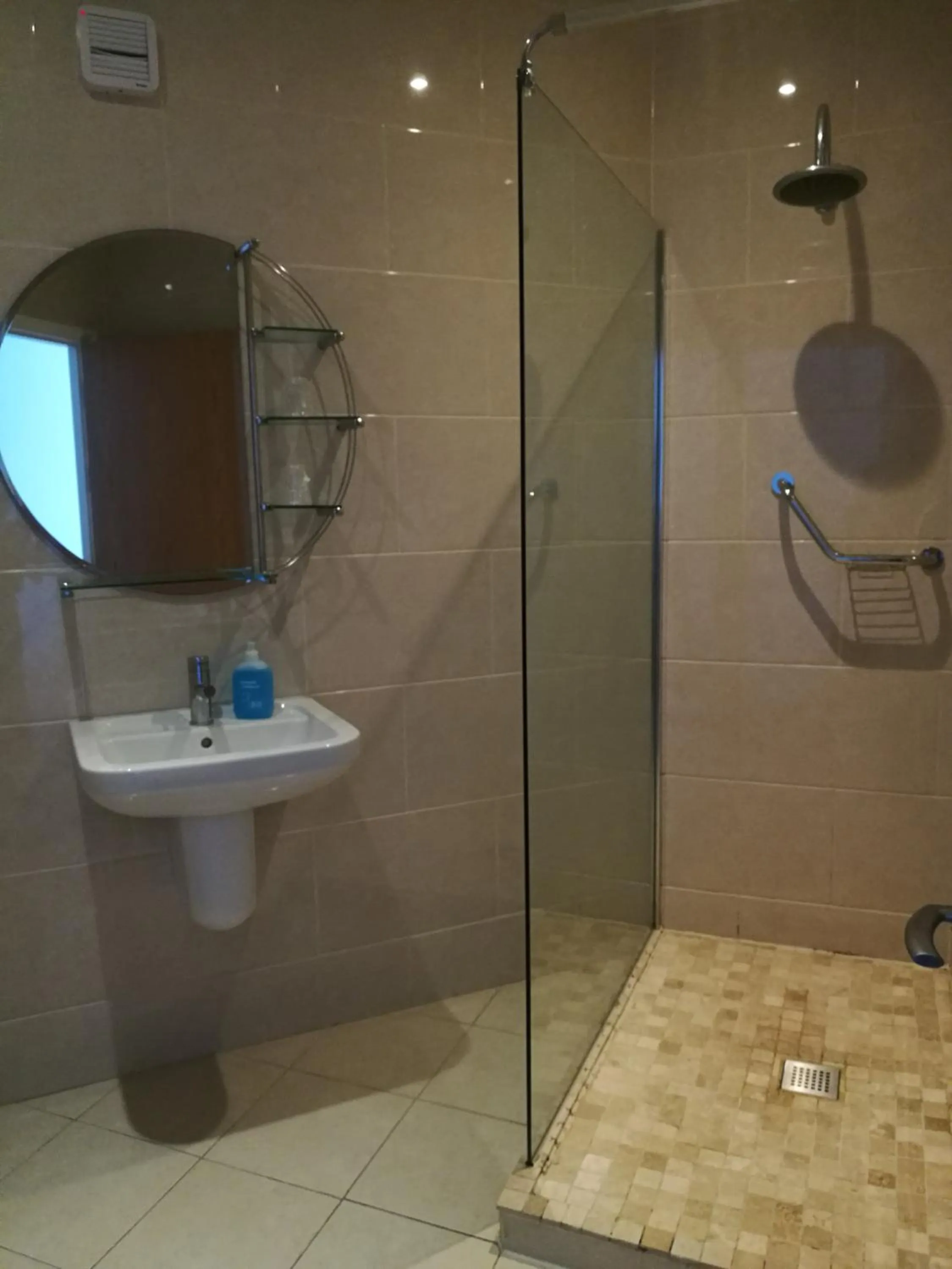 Barley Sheaf, Old Bridge Street EN SUITE ROOMS, ROOM ONLY