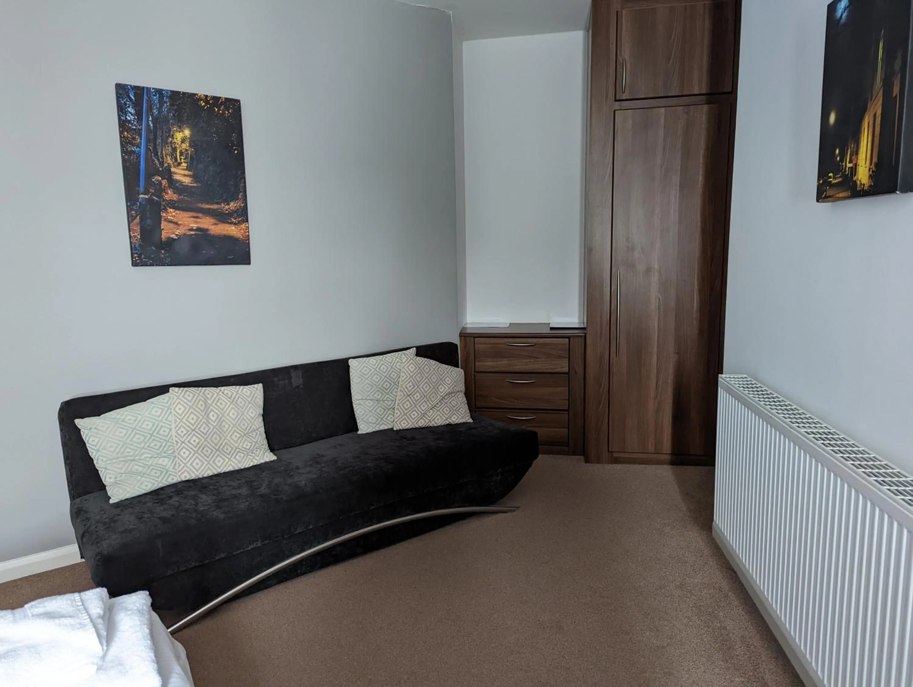 Bed in Barley Sheaf, Old Bridge Street EN SUITE ROOMS, ROOM ONLY