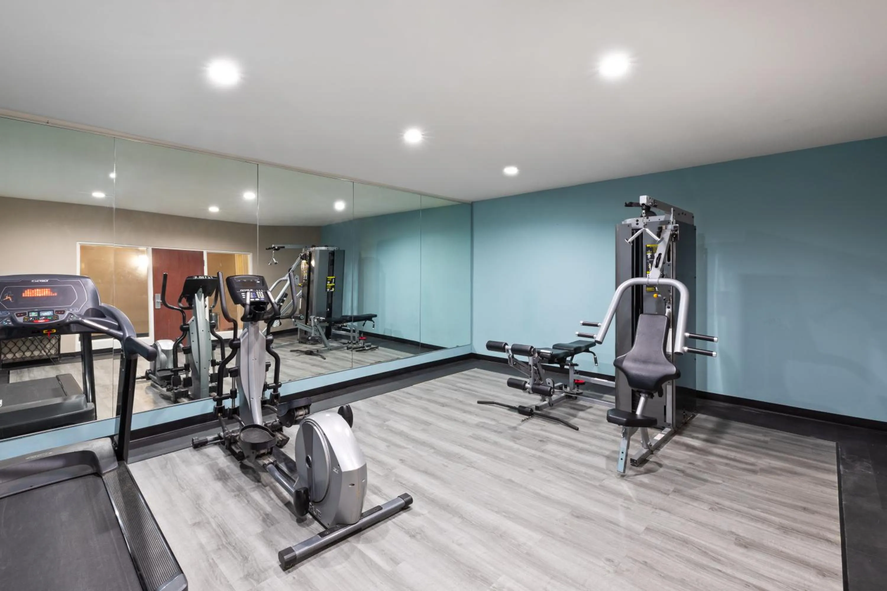 Fitness centre/facilities in Super 8 by Wyndham Lubbock West