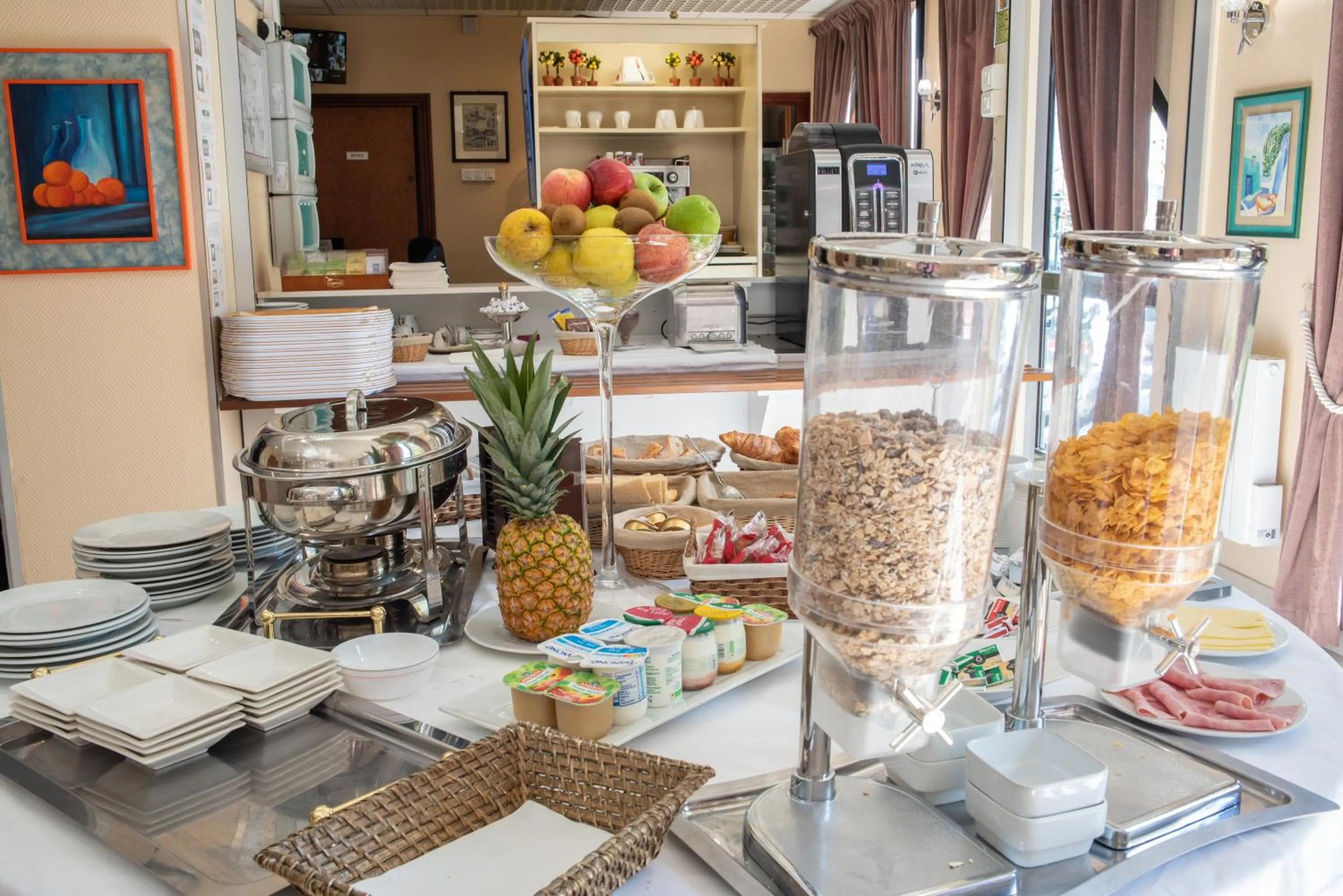 Food and drinks in Hôtel Garabel