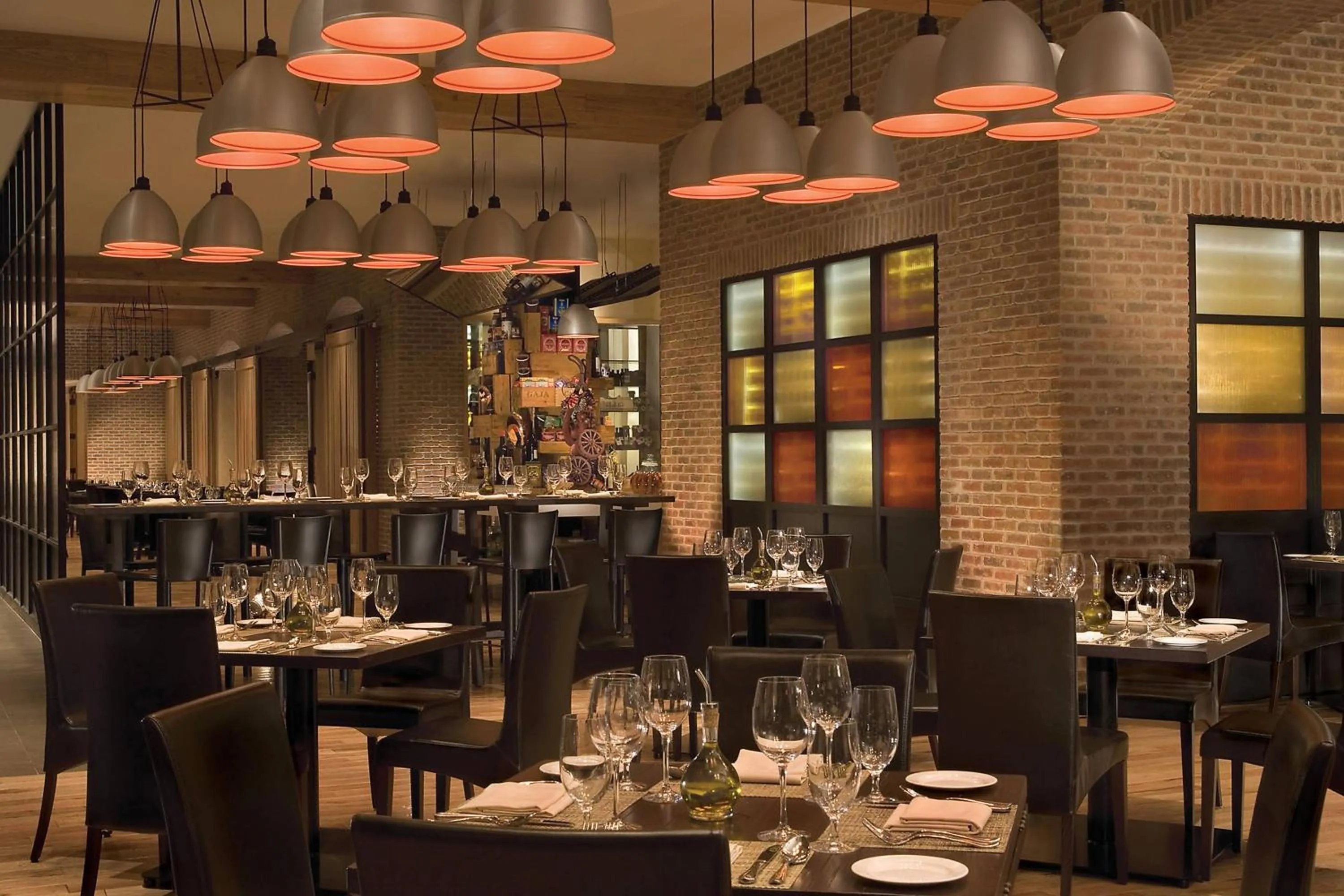 Restaurant/places to eat in Walt Disney World Swan