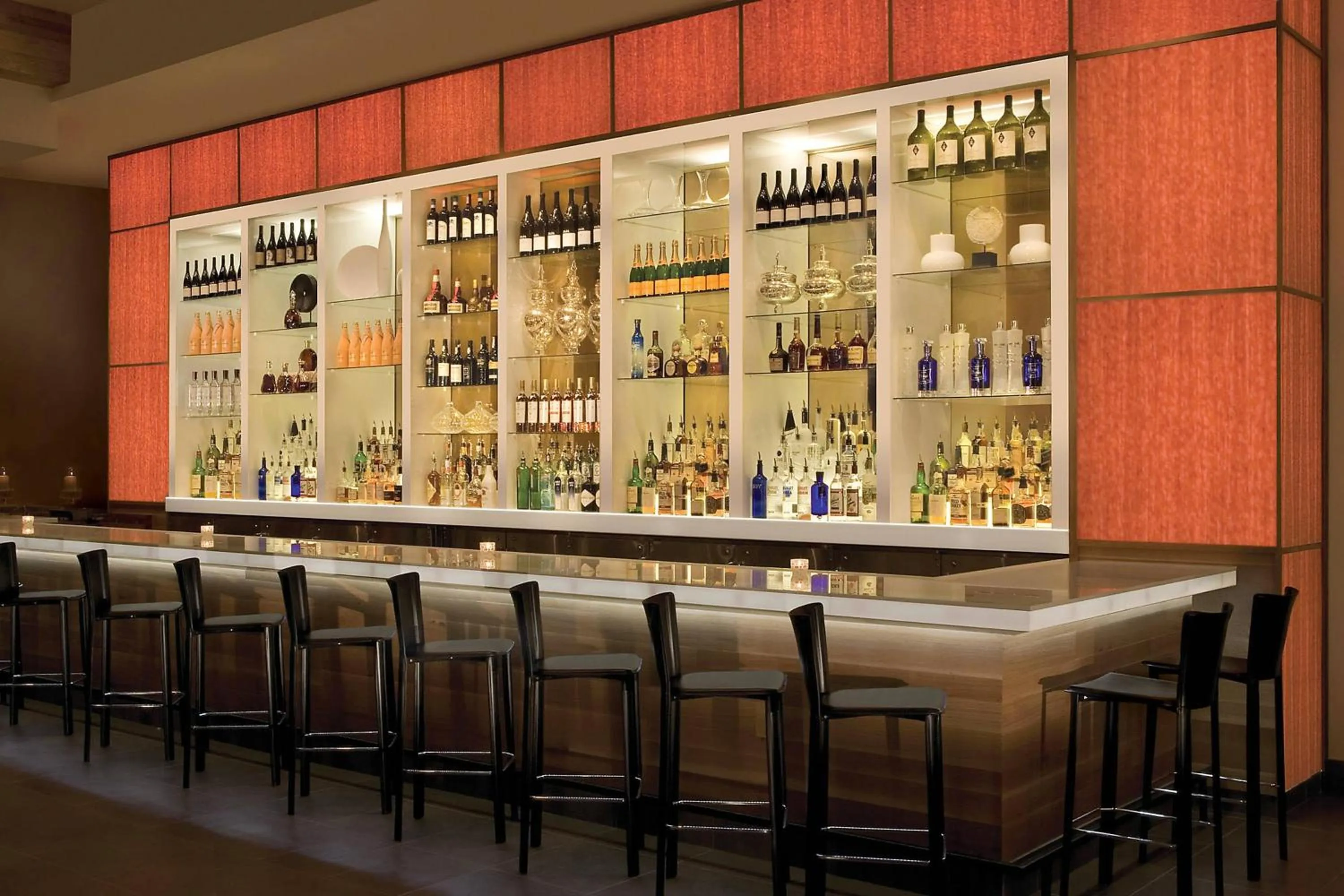 Lounge or bar in Walt Disney World Swan