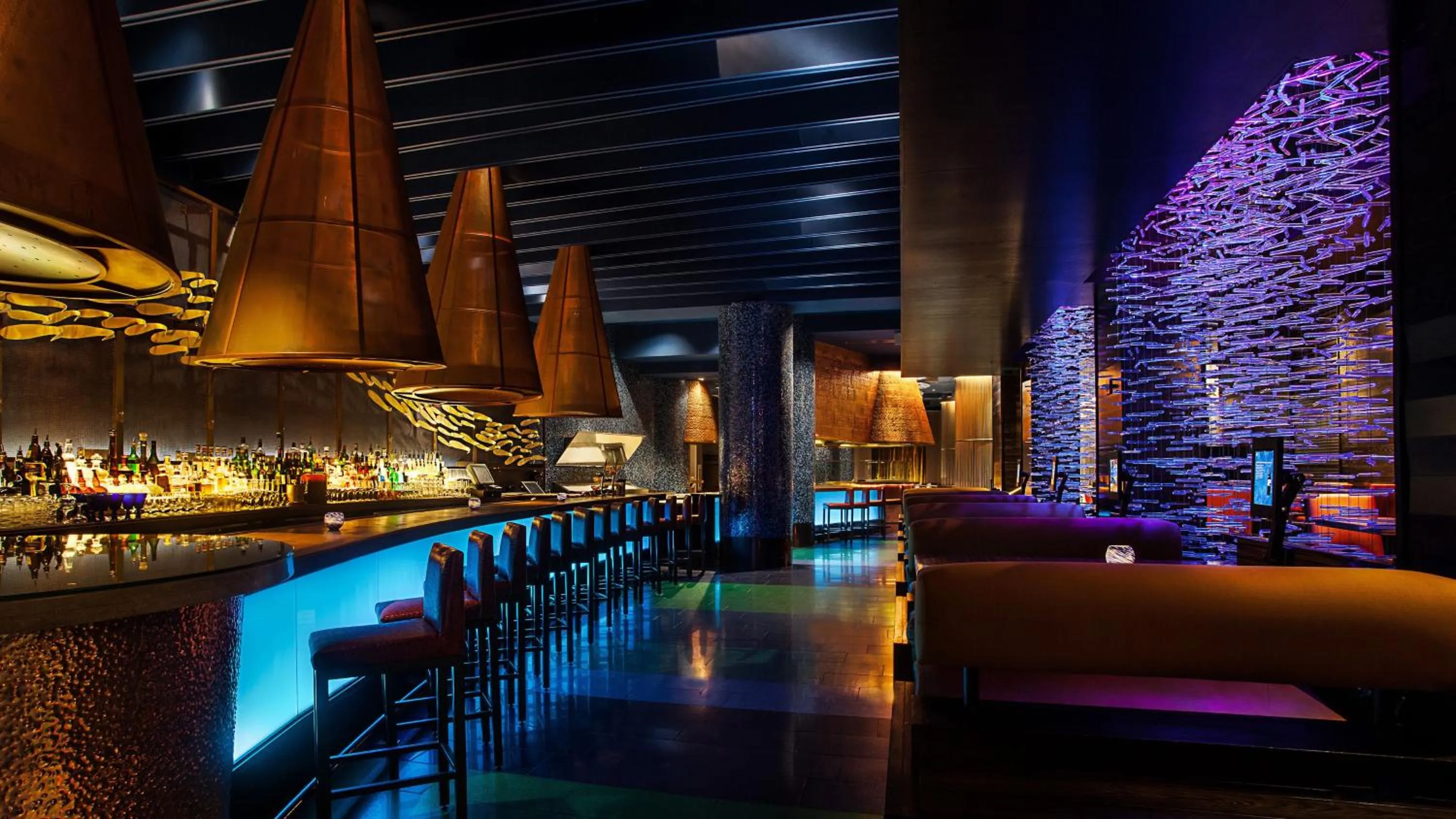 Lounge or bar in Walt Disney World Swan