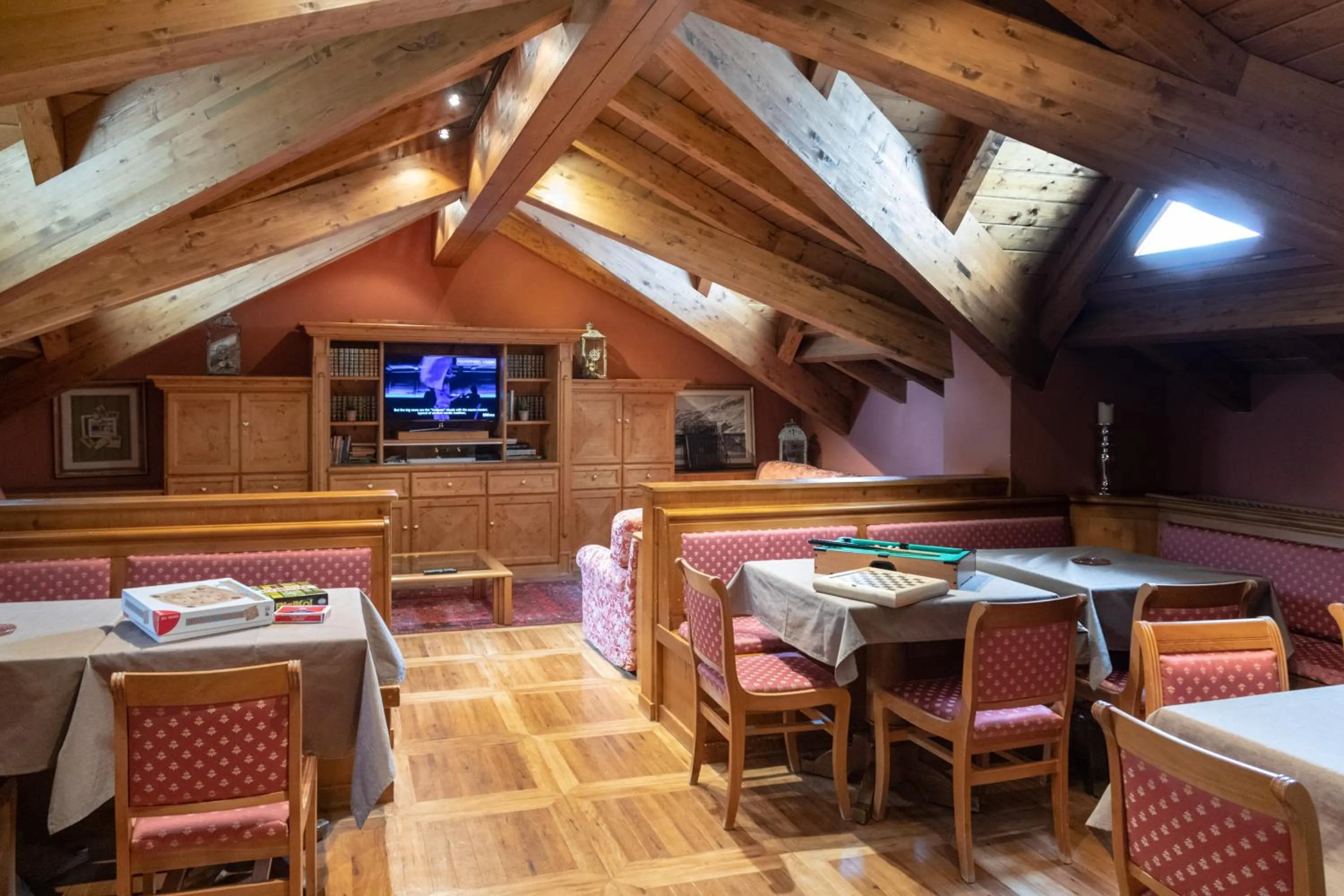 Communal lounge/ TV room in Hotel Compagnoni