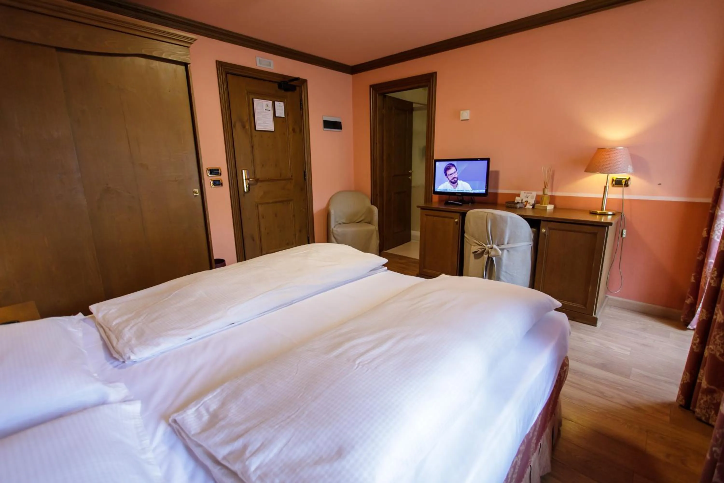 Photo of the whole room, Bed in Hotel Compagnoni