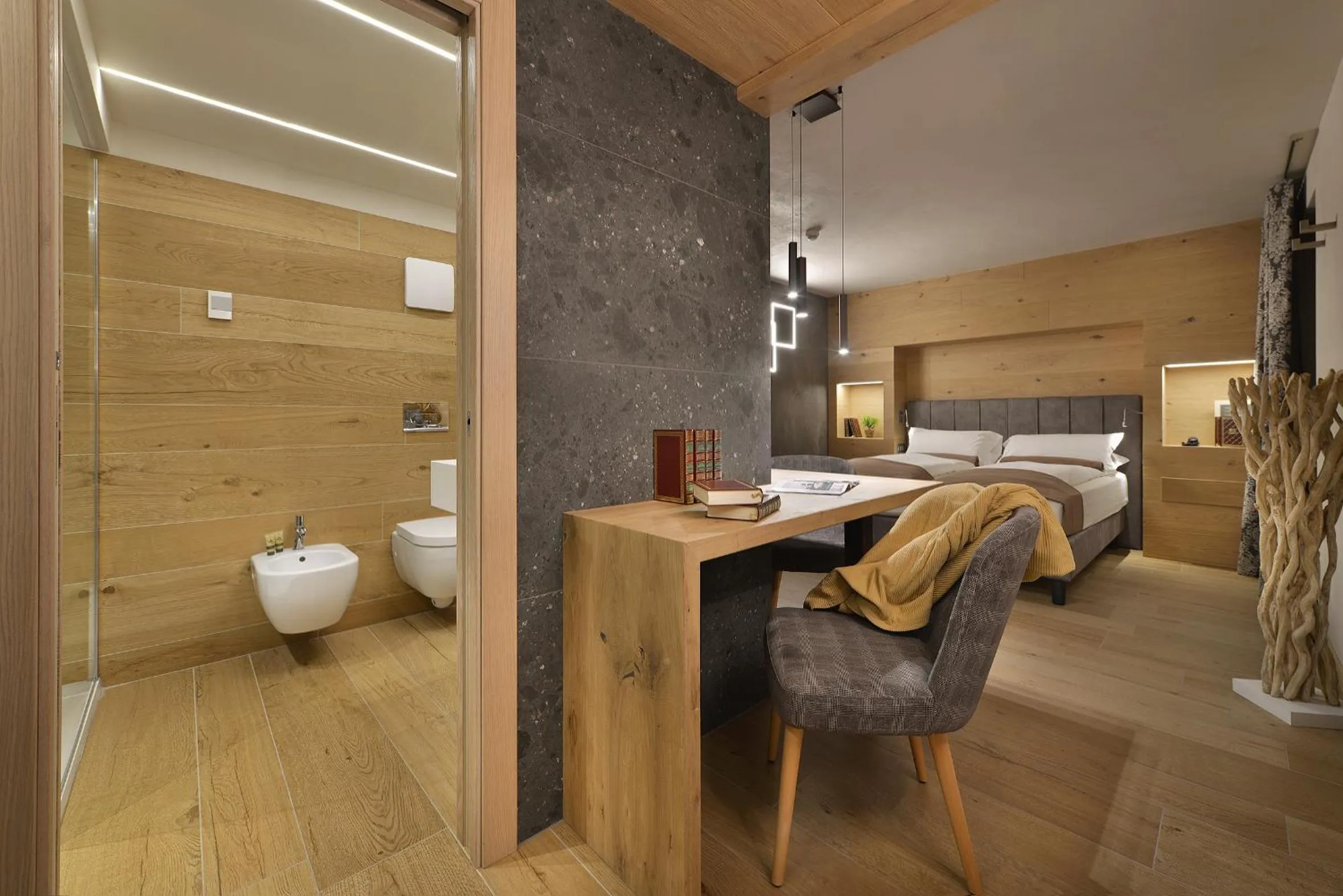 Bathroom, Bed in Hotel Compagnoni