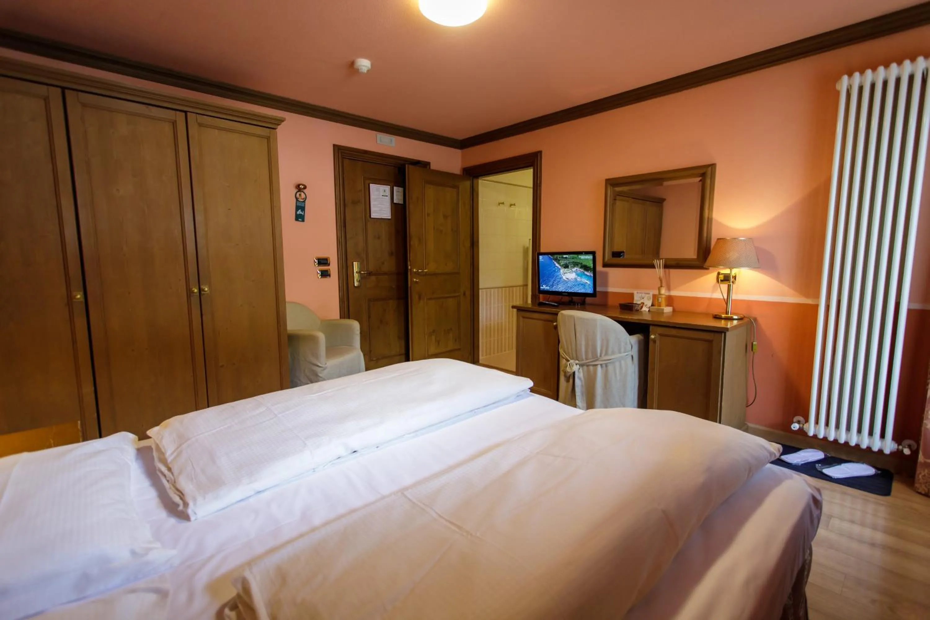 Photo of the whole room, Bed in Hotel Compagnoni
