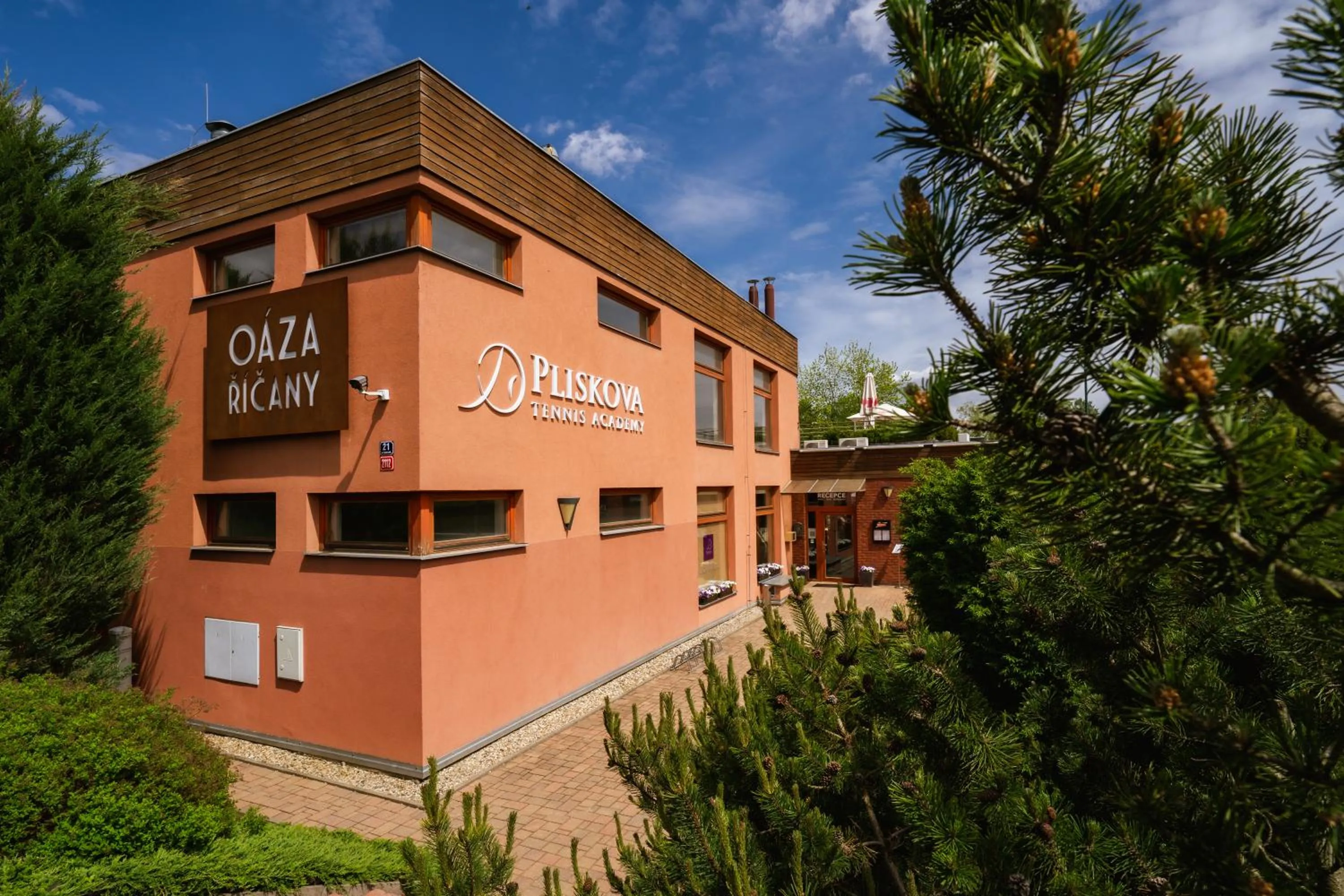 Restaurant/places to eat in Oaza Ricany