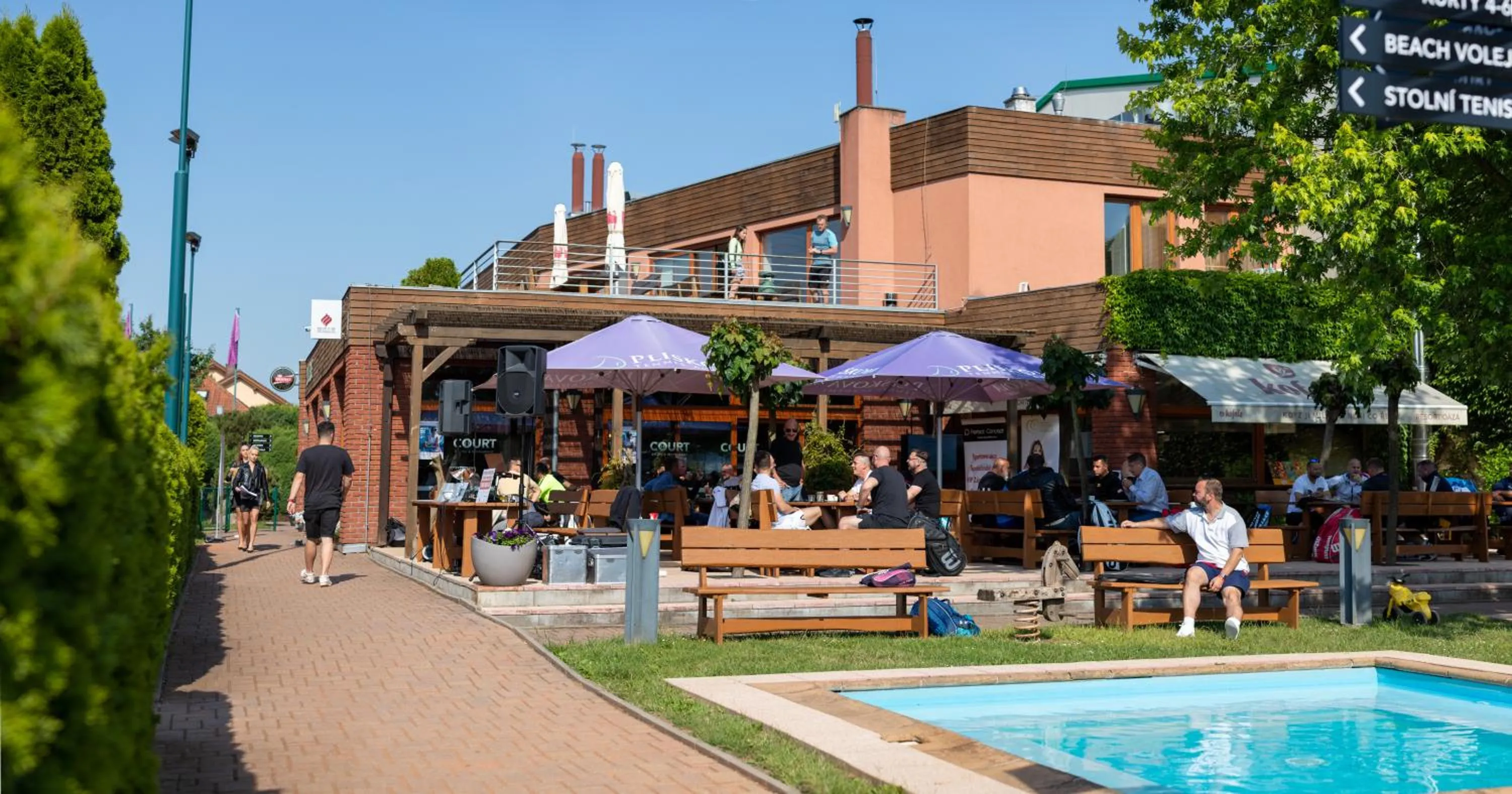 Restaurant/places to eat in Oaza Ricany