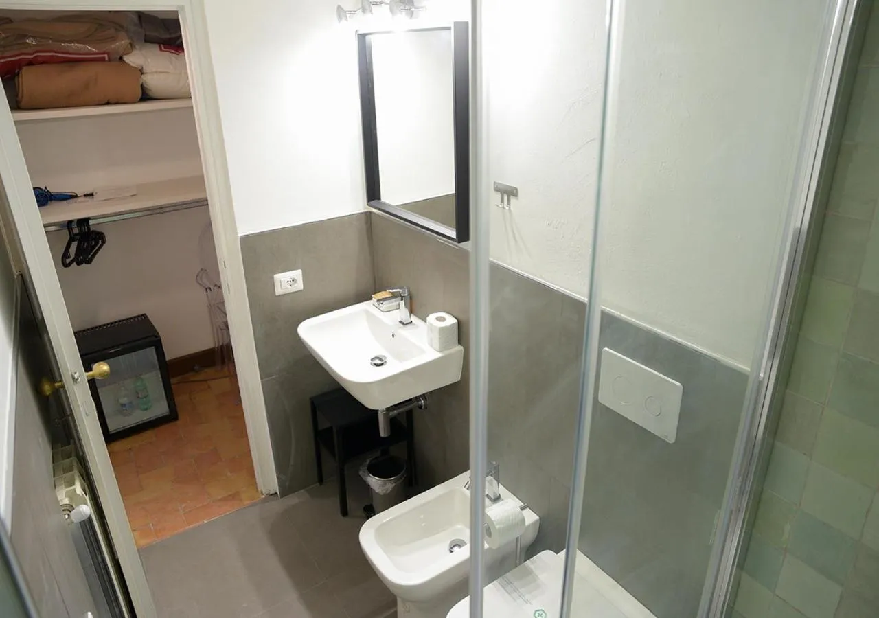 Bathroom in Farnese 48