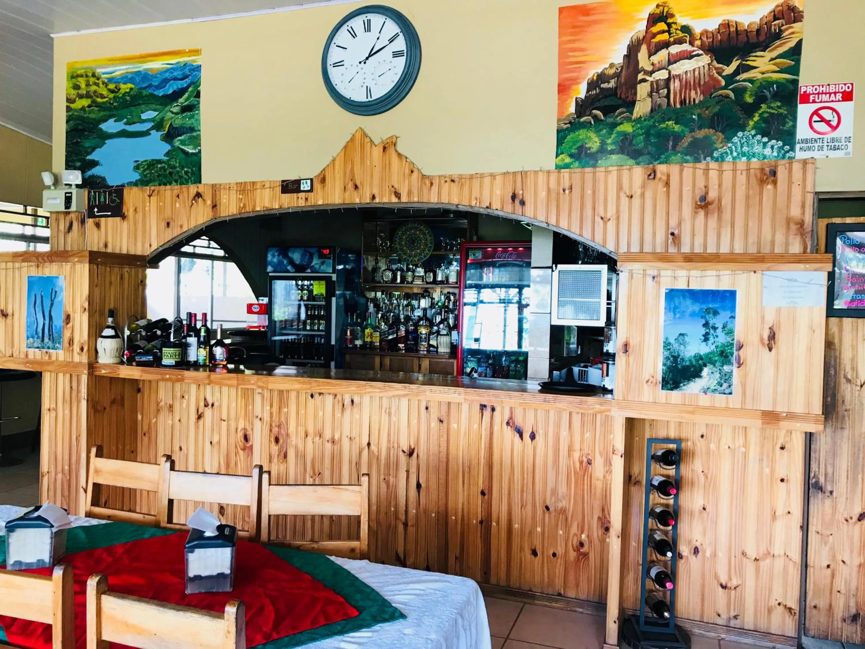 Restaurant/places to eat in Hotel Uran