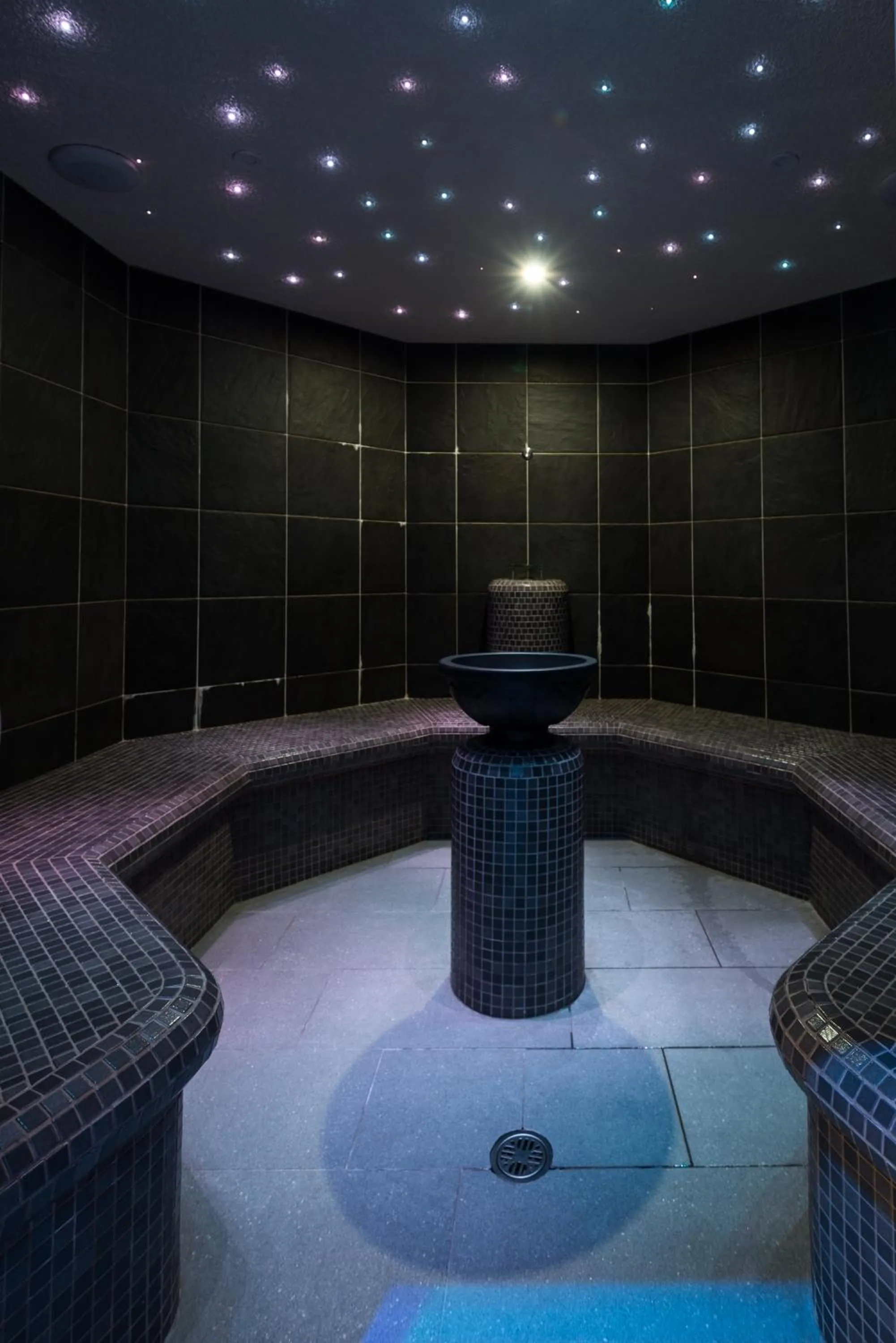 Steam room in Hotel St. Raphael