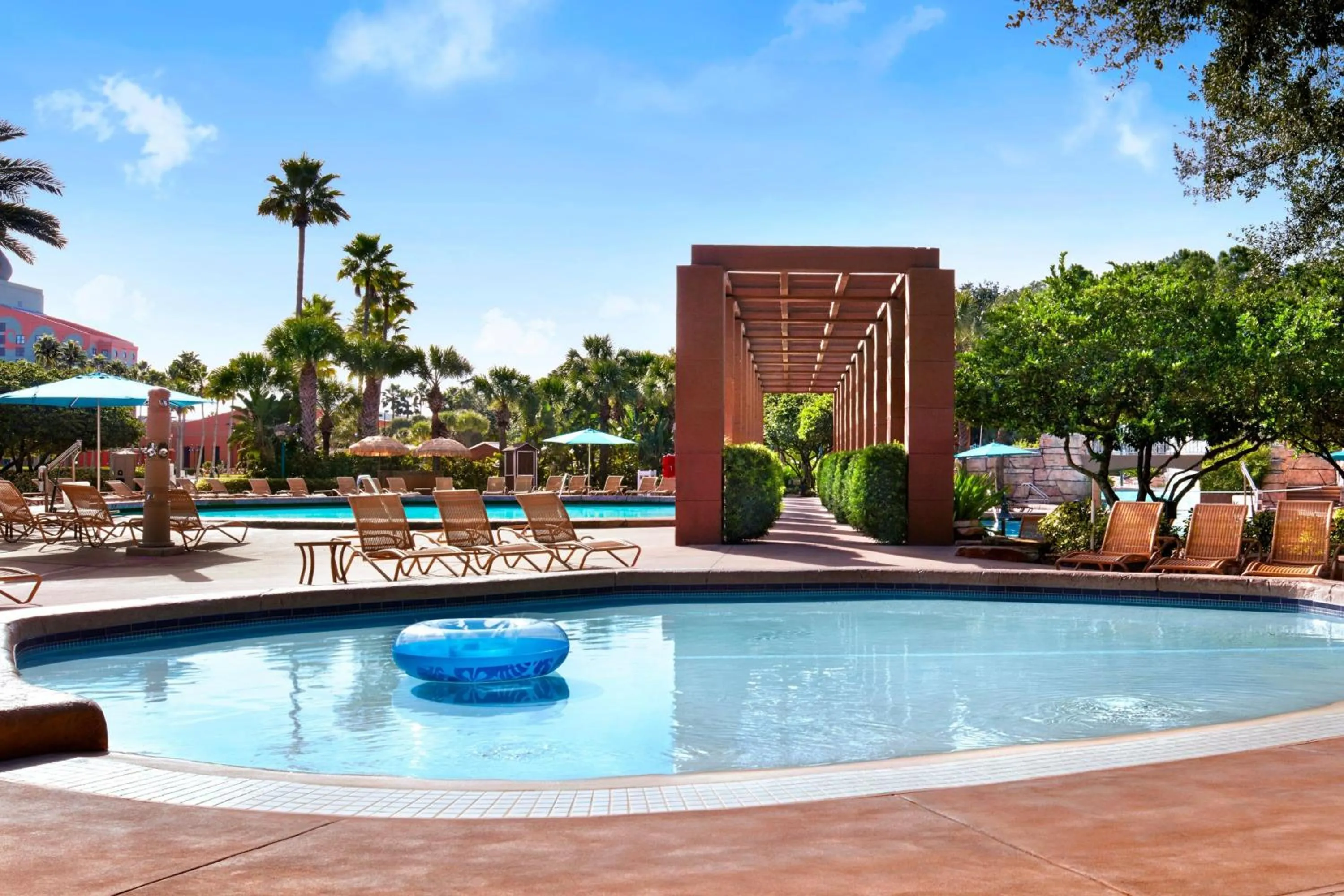 Swimming pool in Walt Disney World Dolphin