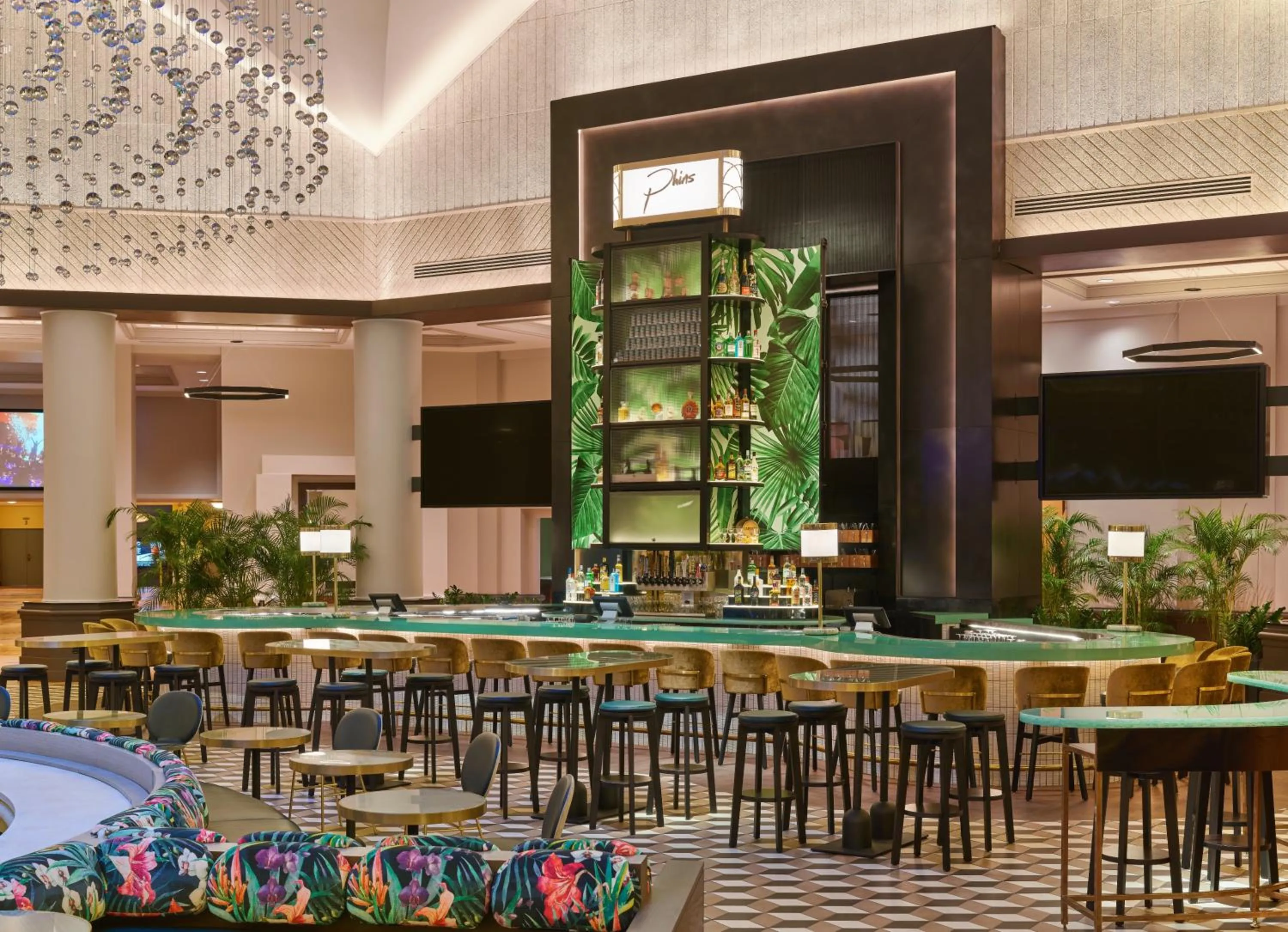 Lounge or bar in Walt Disney World Dolphin