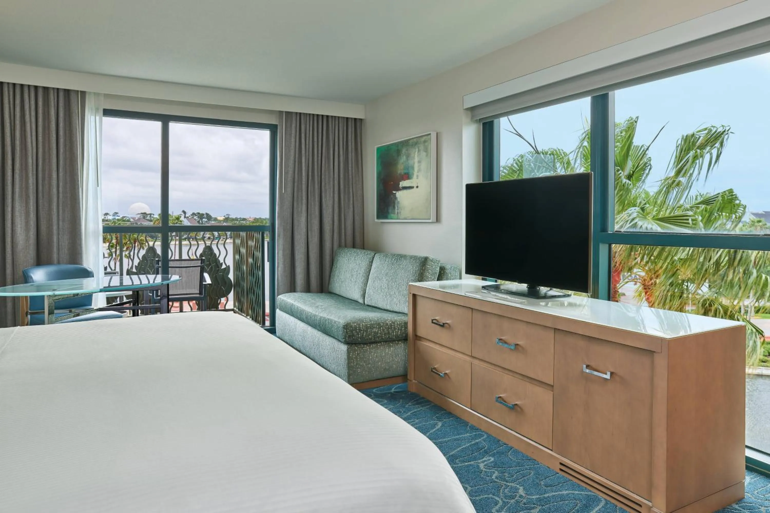 Bedroom, Bed in Walt Disney World Dolphin