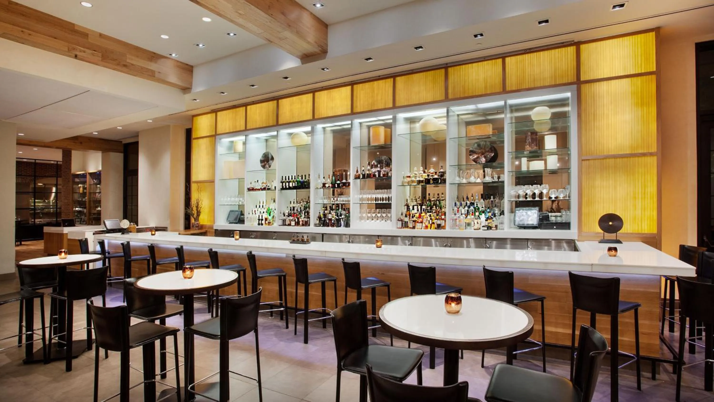 Lounge or bar in Walt Disney World Dolphin