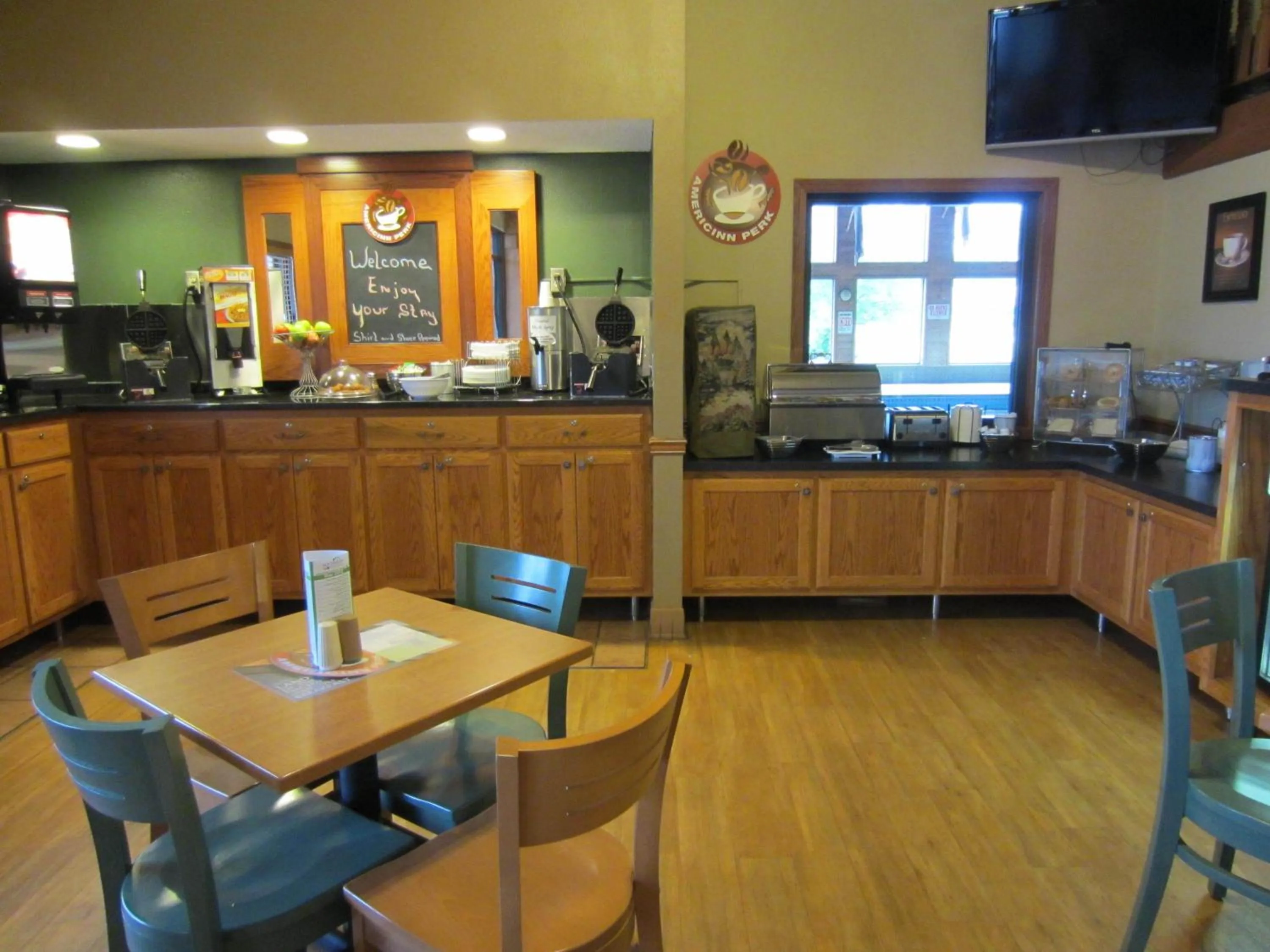 Restaurant/places to eat in AmericInn by Wyndham Hutchinson