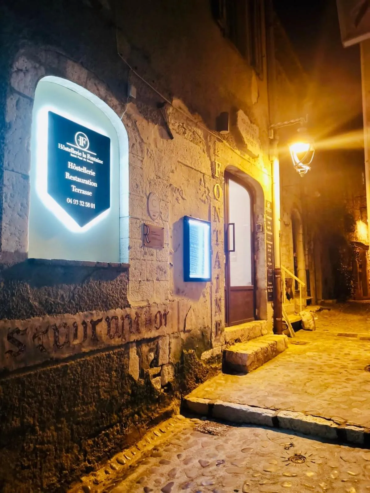 Neighbourhood in Hostellerie de la fontaine